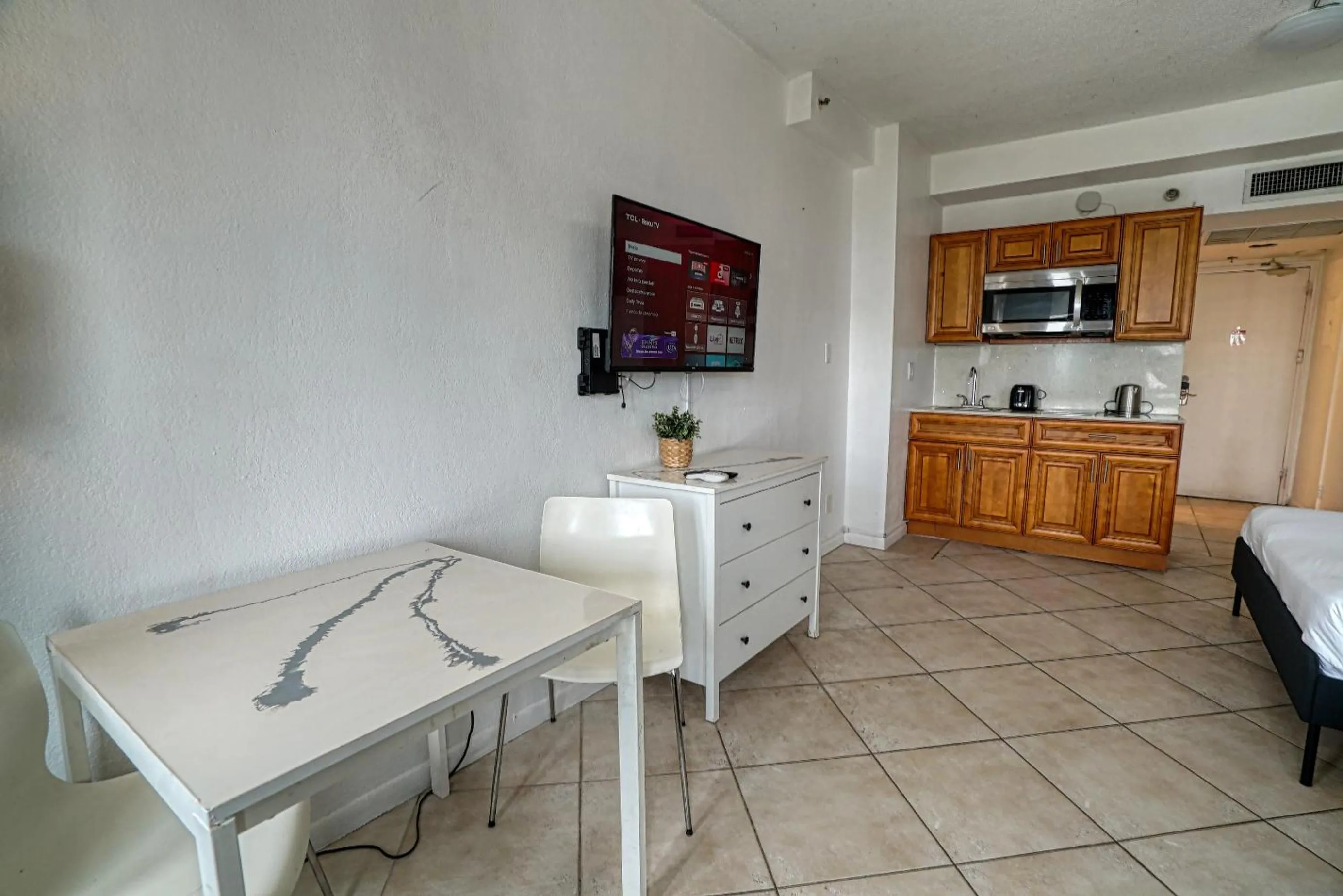 Kitchen or kitchenette in Deluxe Studios and Apartments at the Casablanca