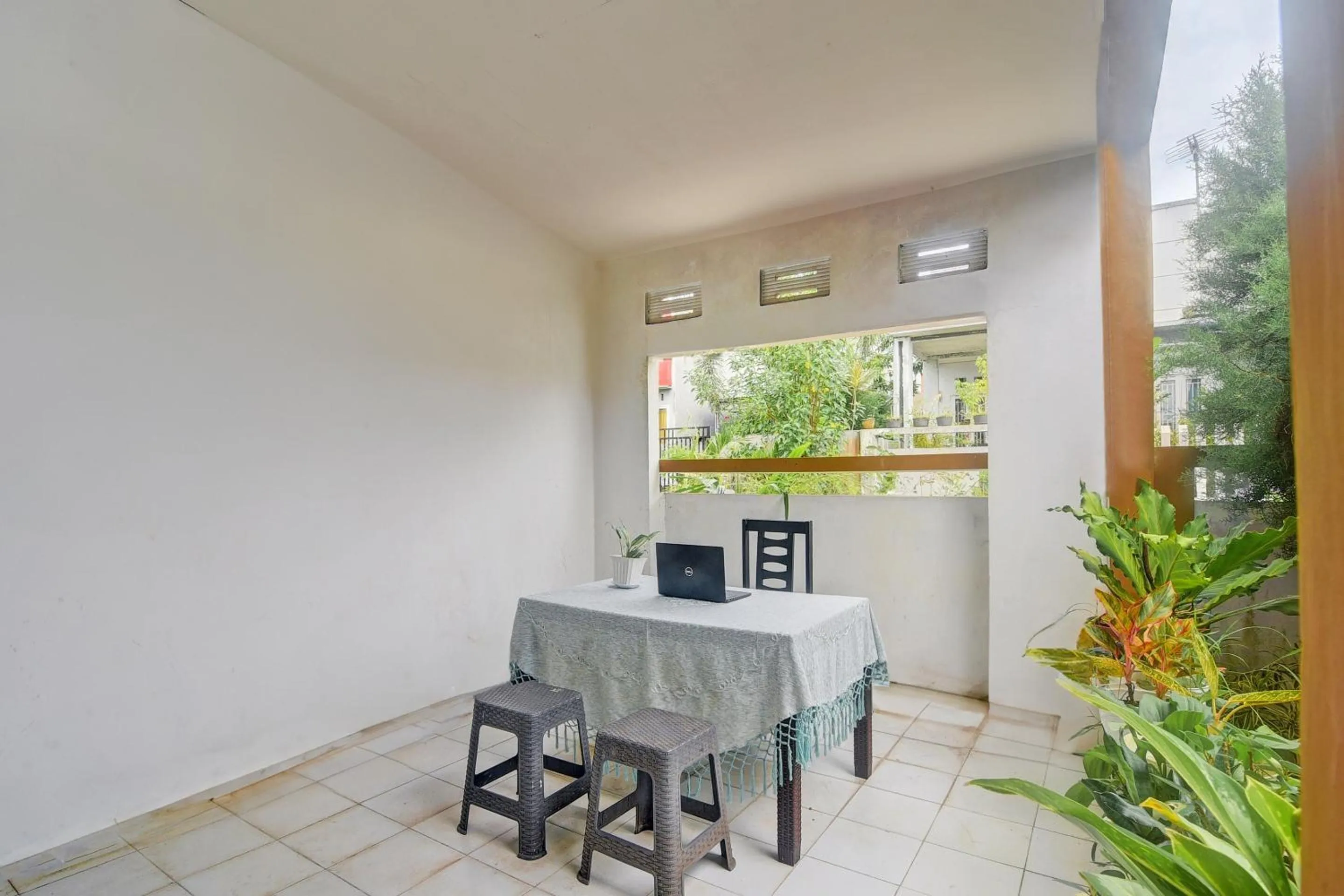 Lobby or reception in Hotel O Miracle Kost