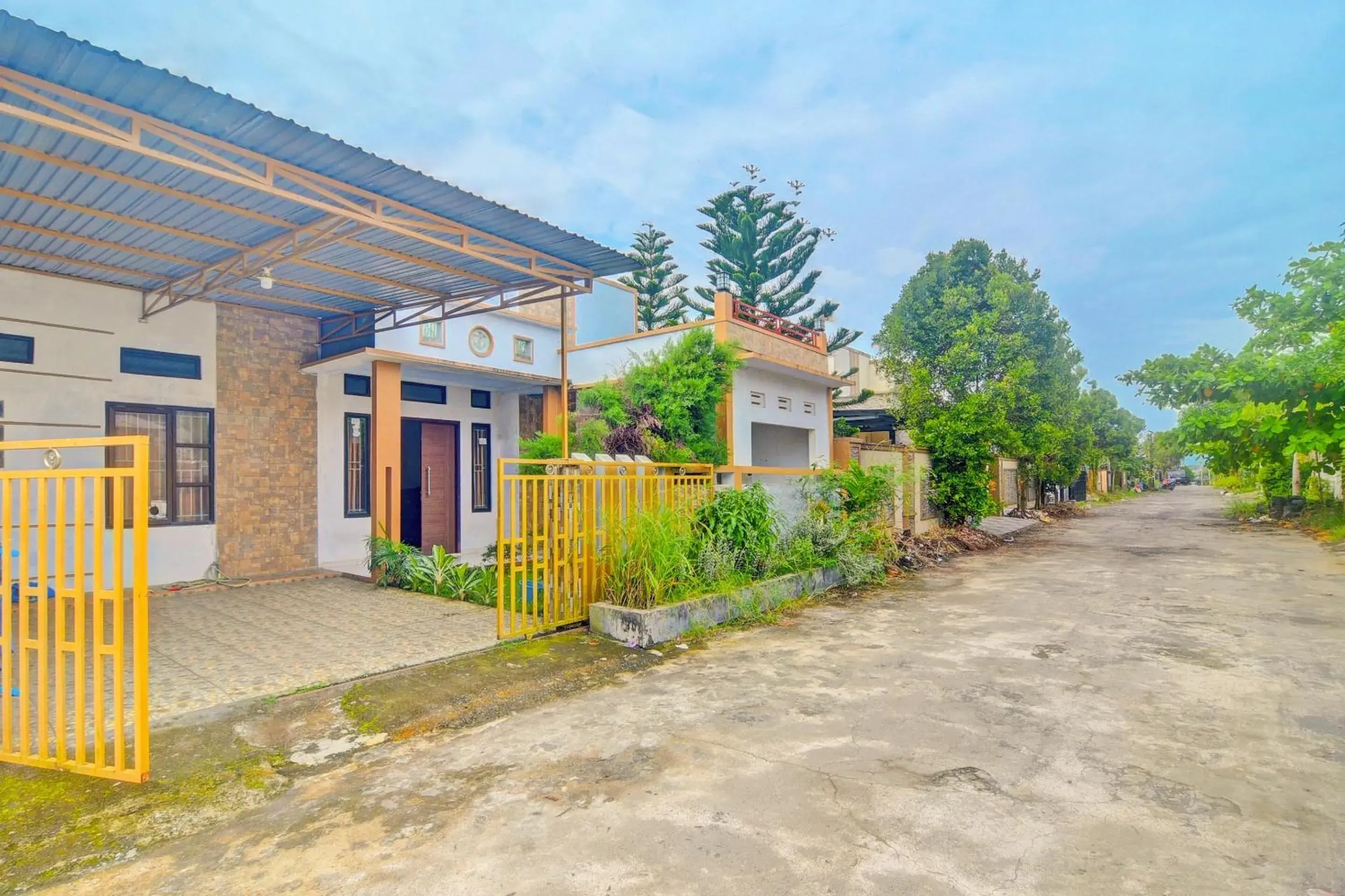 Facade/entrance in Hotel O Miracle Kost Facade/entrance in Hotel O Miracle Kost