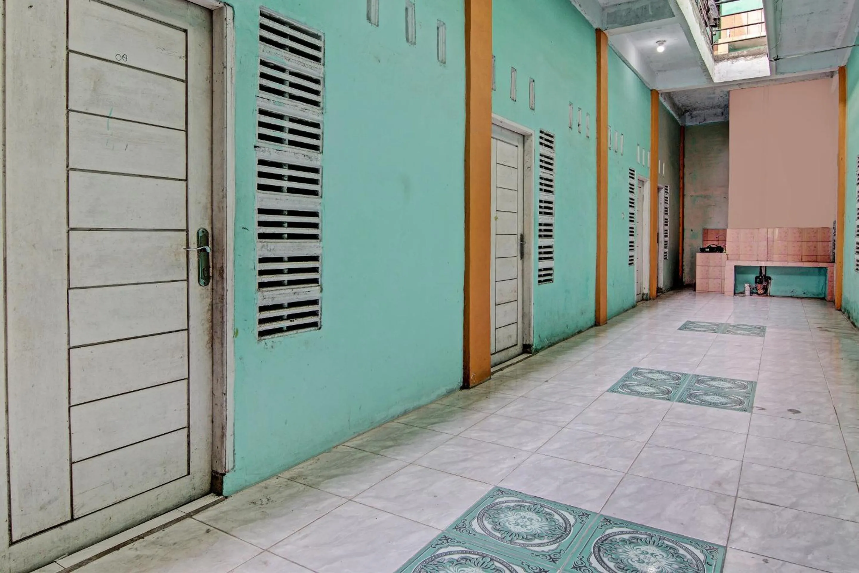 Lobby or reception in Hotel O Penginapan Syafira Near Perumahan Mustamindo Permai 1