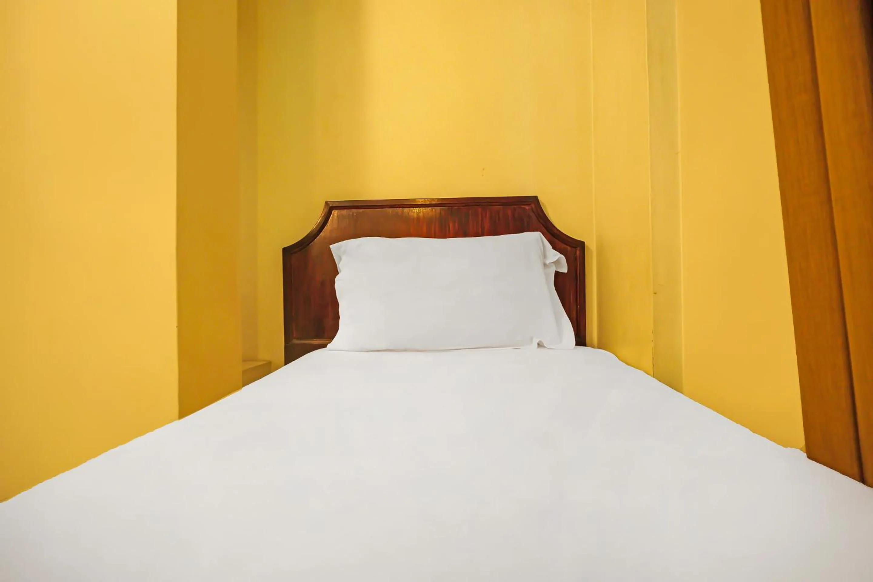 Bedroom, Bed in Collection O 92690 Hotel Limas