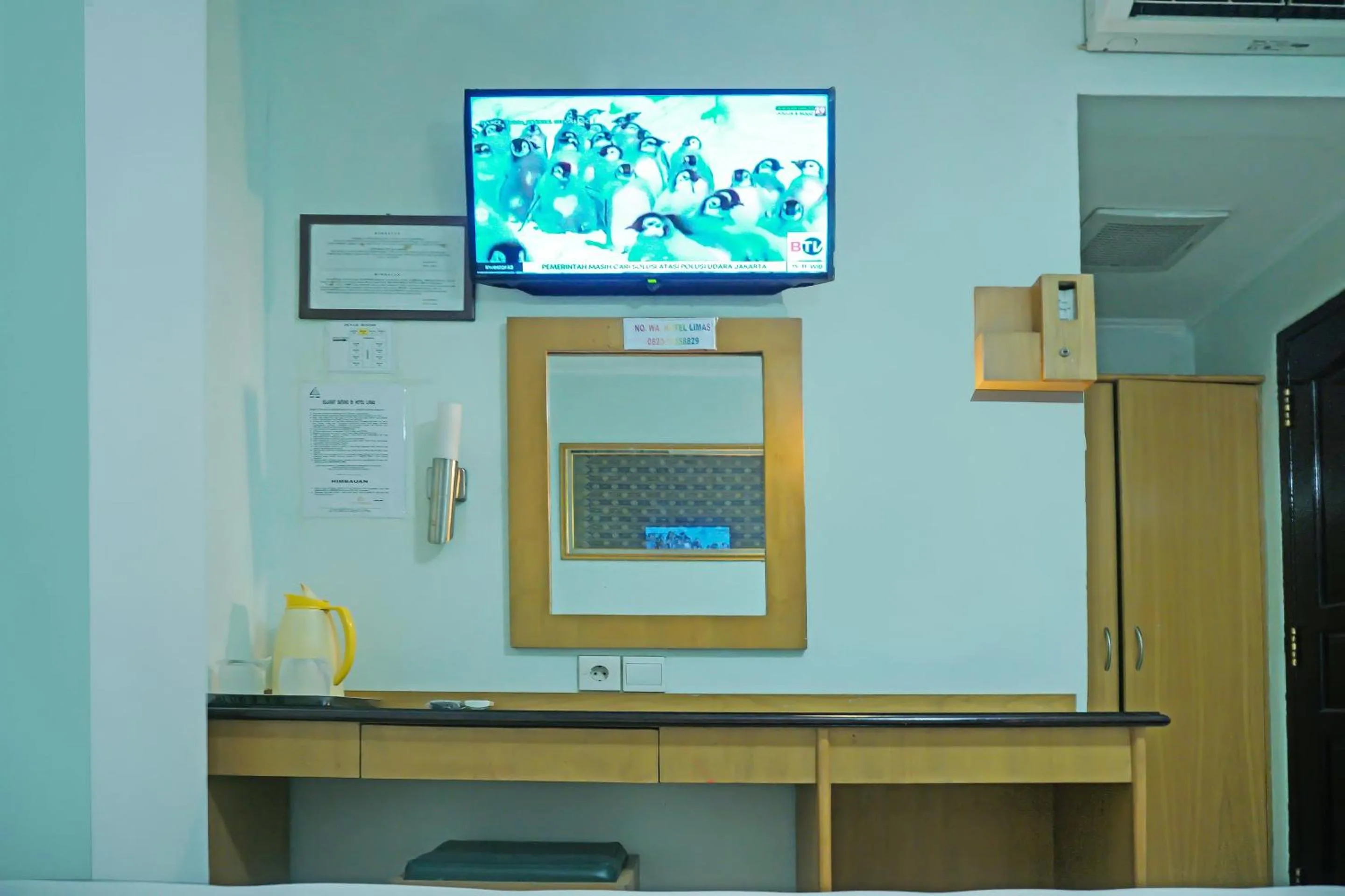 Bedroom in Collection O 92690 Hotel Limas