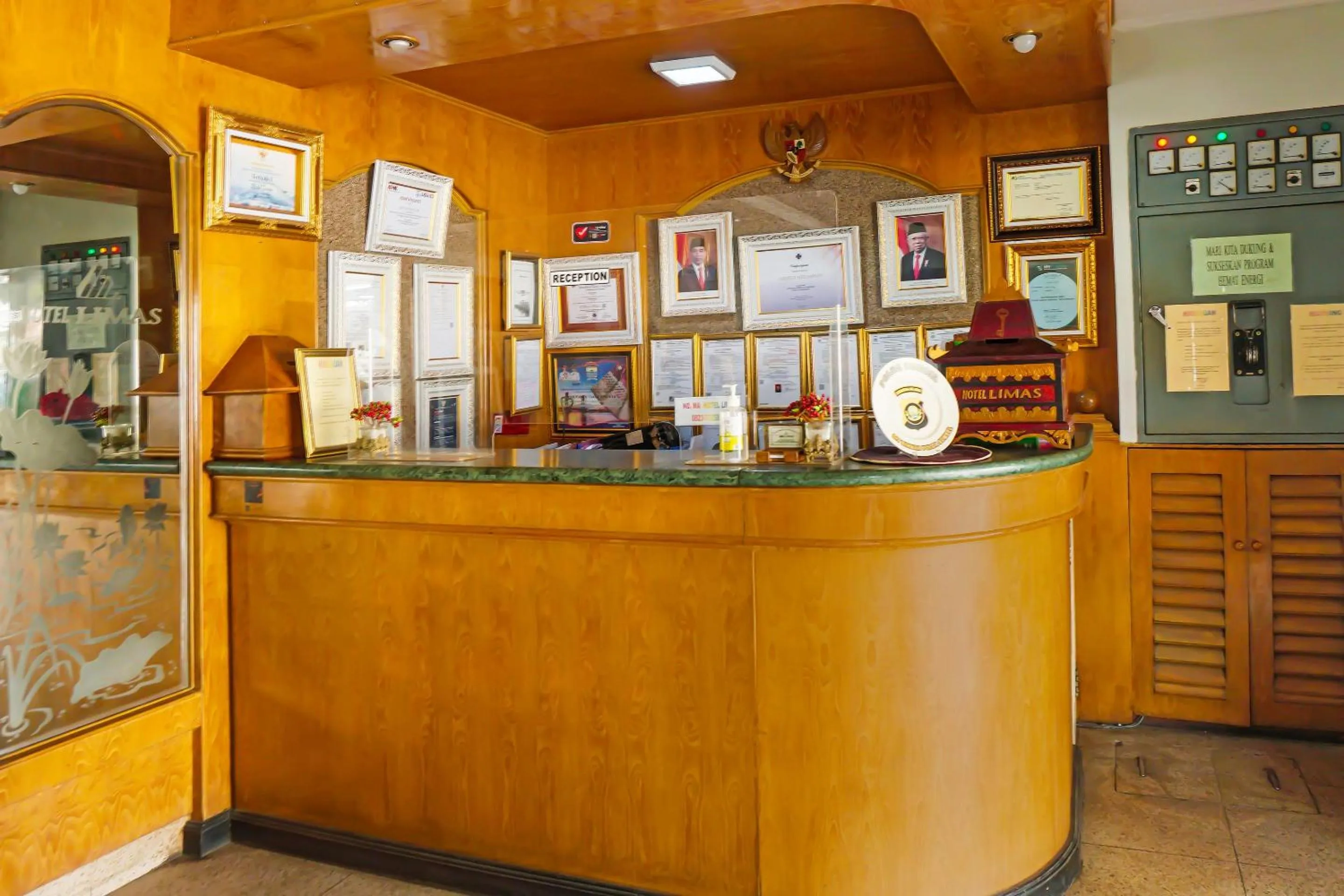 Lobby or reception in Collection O 92690 Hotel Limas