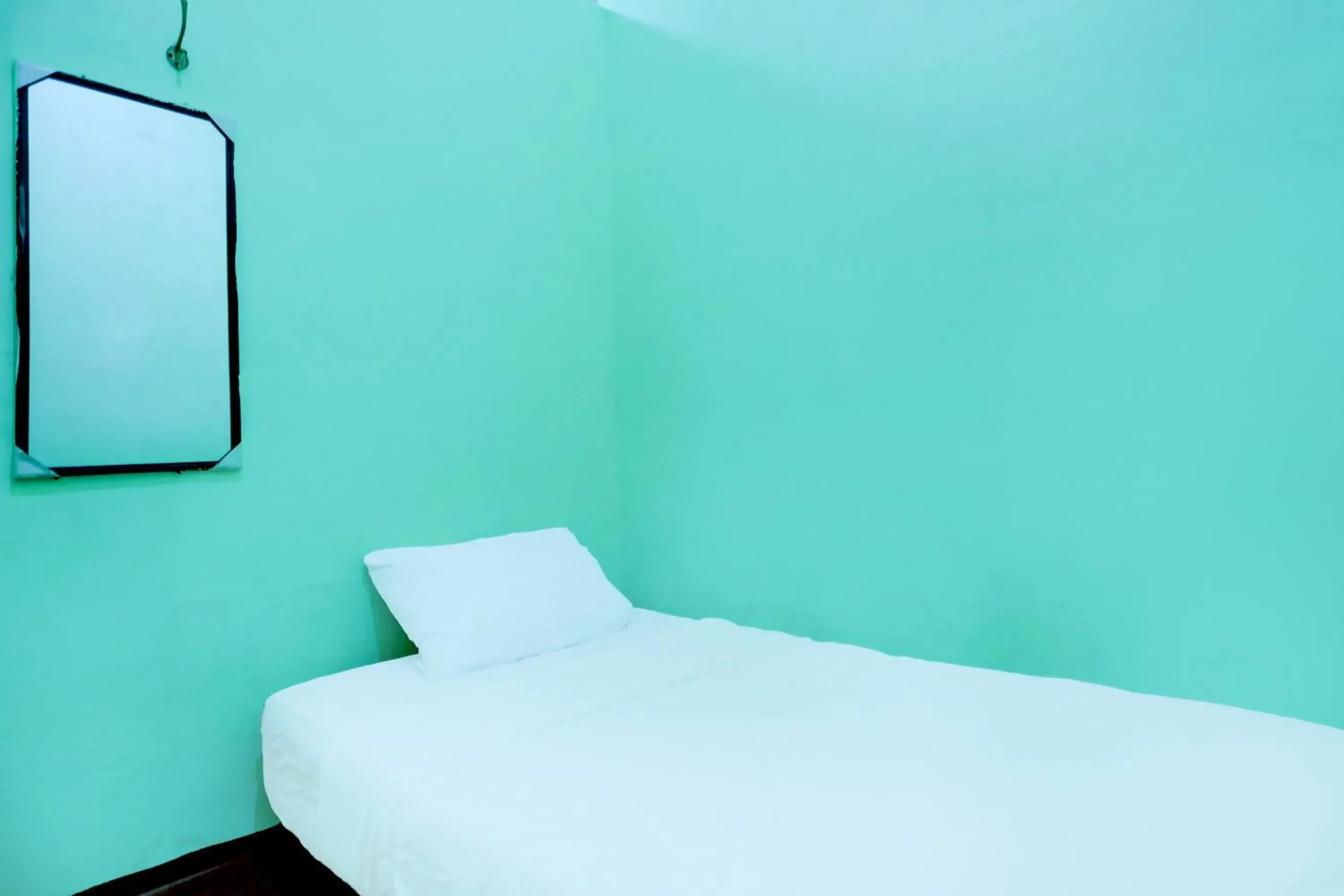 Bedroom, Bed in Hotel O Joyoakis 2 Homestay SyariahNearMall Nagoya Hill Bedroom, Bed in Hotel O Joyoakis 2 Homestay SyariahNearMall Nagoya Hill