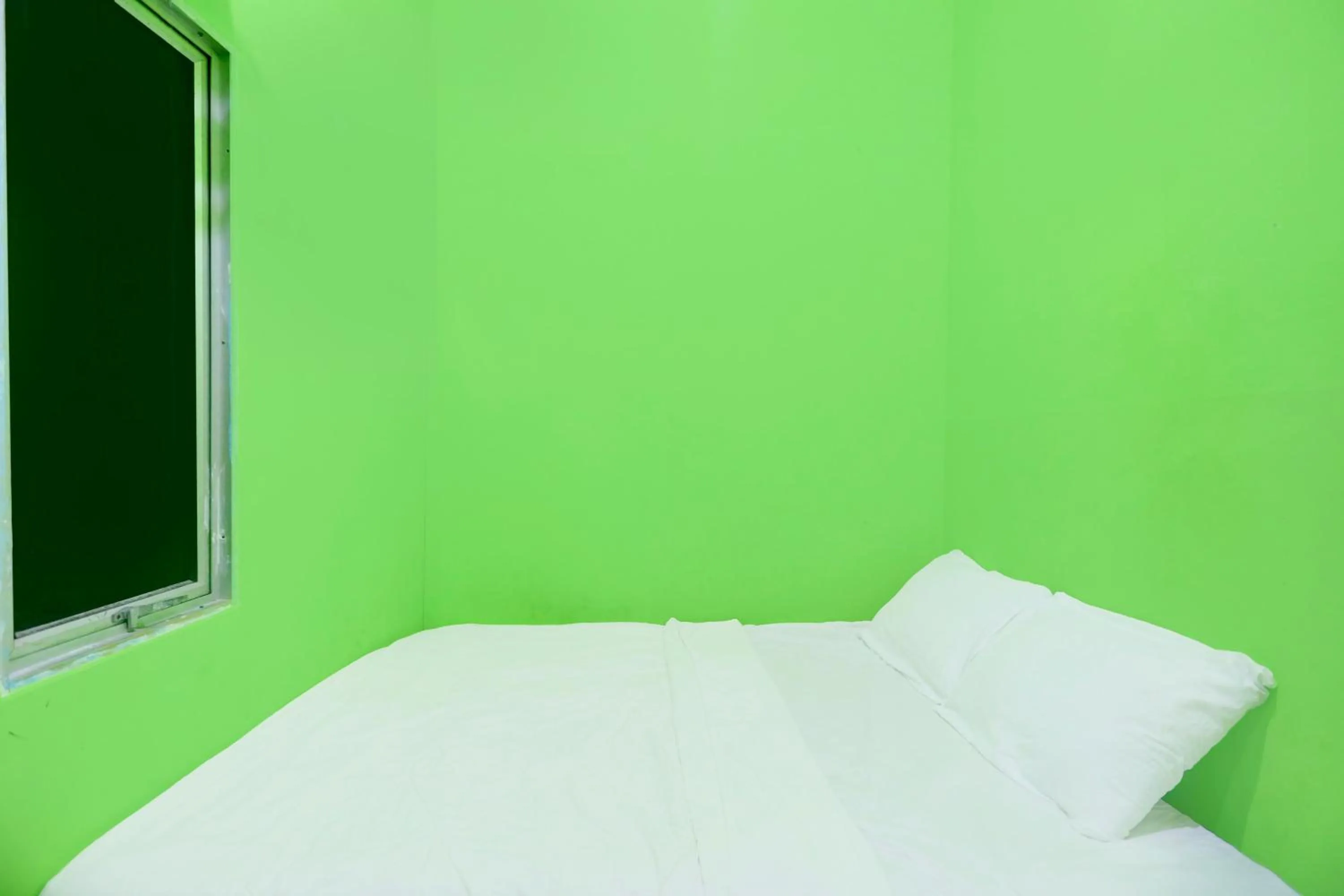 Bedroom, Bed in Hotel O Joyoakis 2 Homestay SyariahNearMall Nagoya Hill