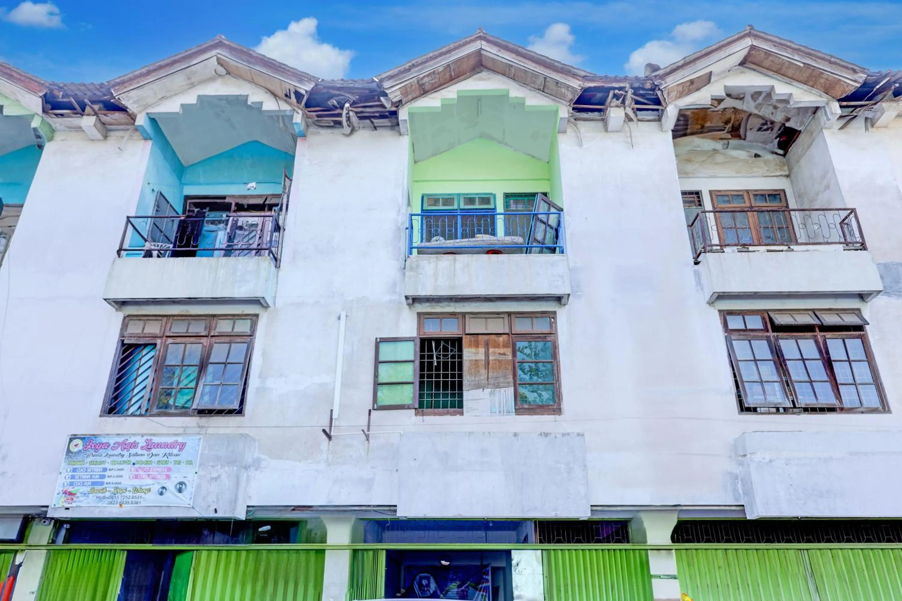 Facade/entrance in Hotel O Joyoakis 2 Homestay SyariahNearMall Nagoya Hill