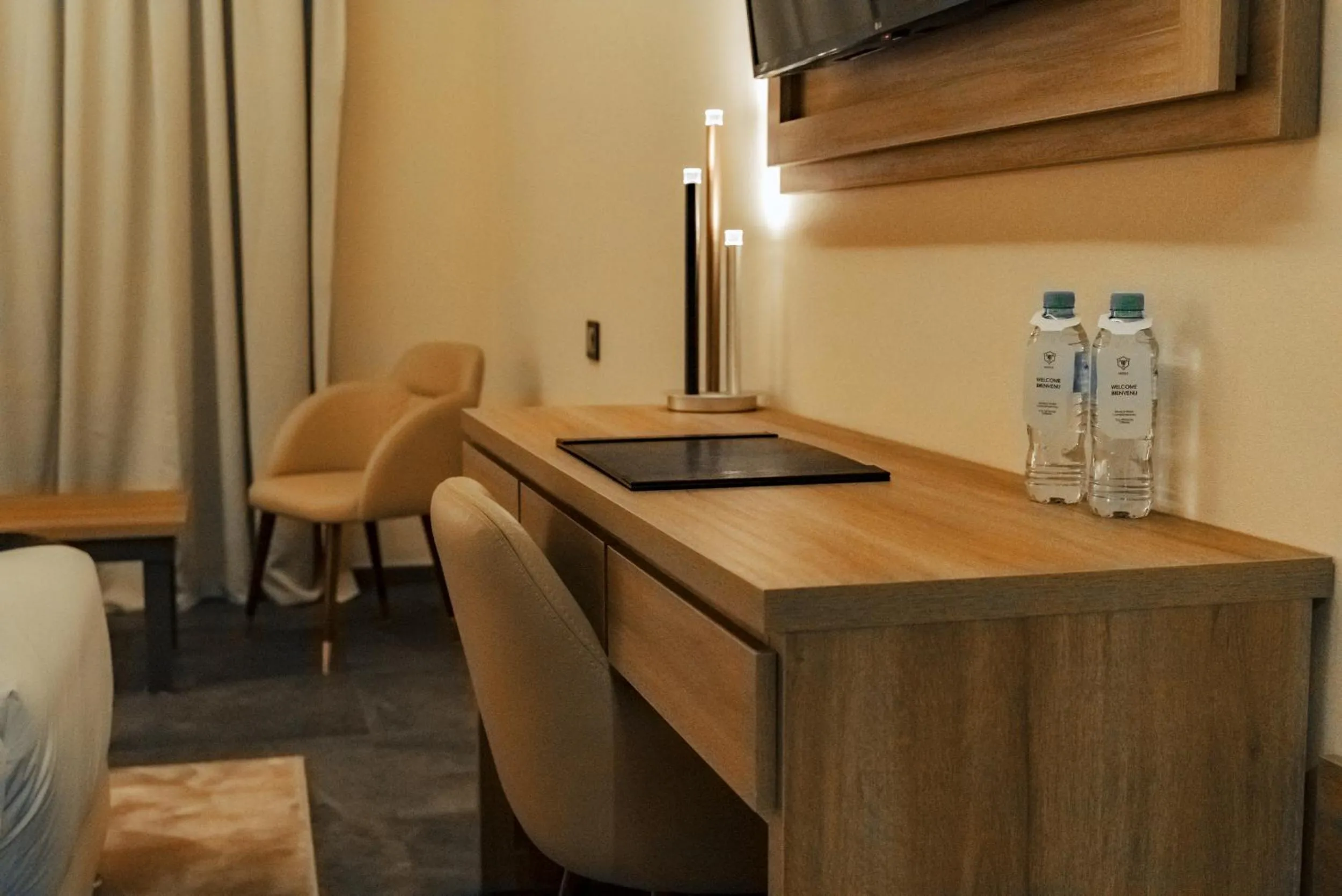 TV and multimedia in AD HOTEL HYDRA