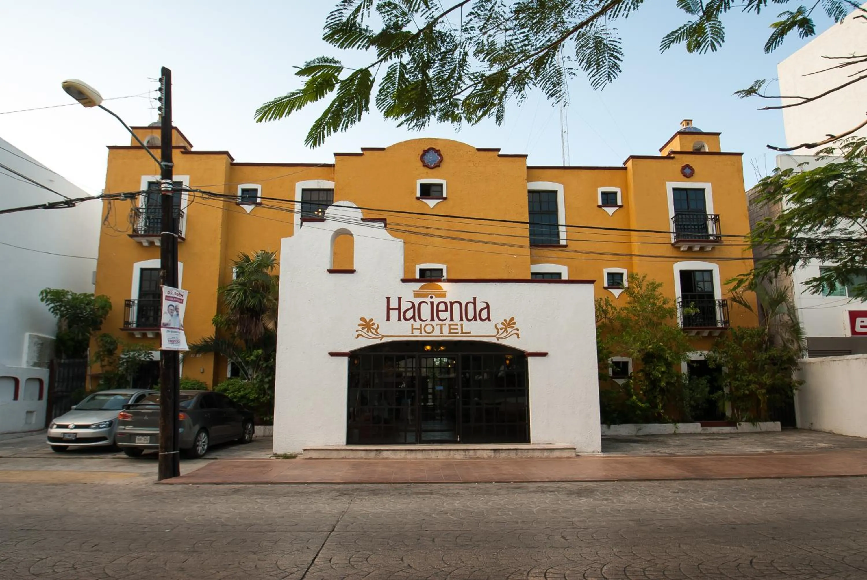 Property building in Hotel Hacienda Cancun
