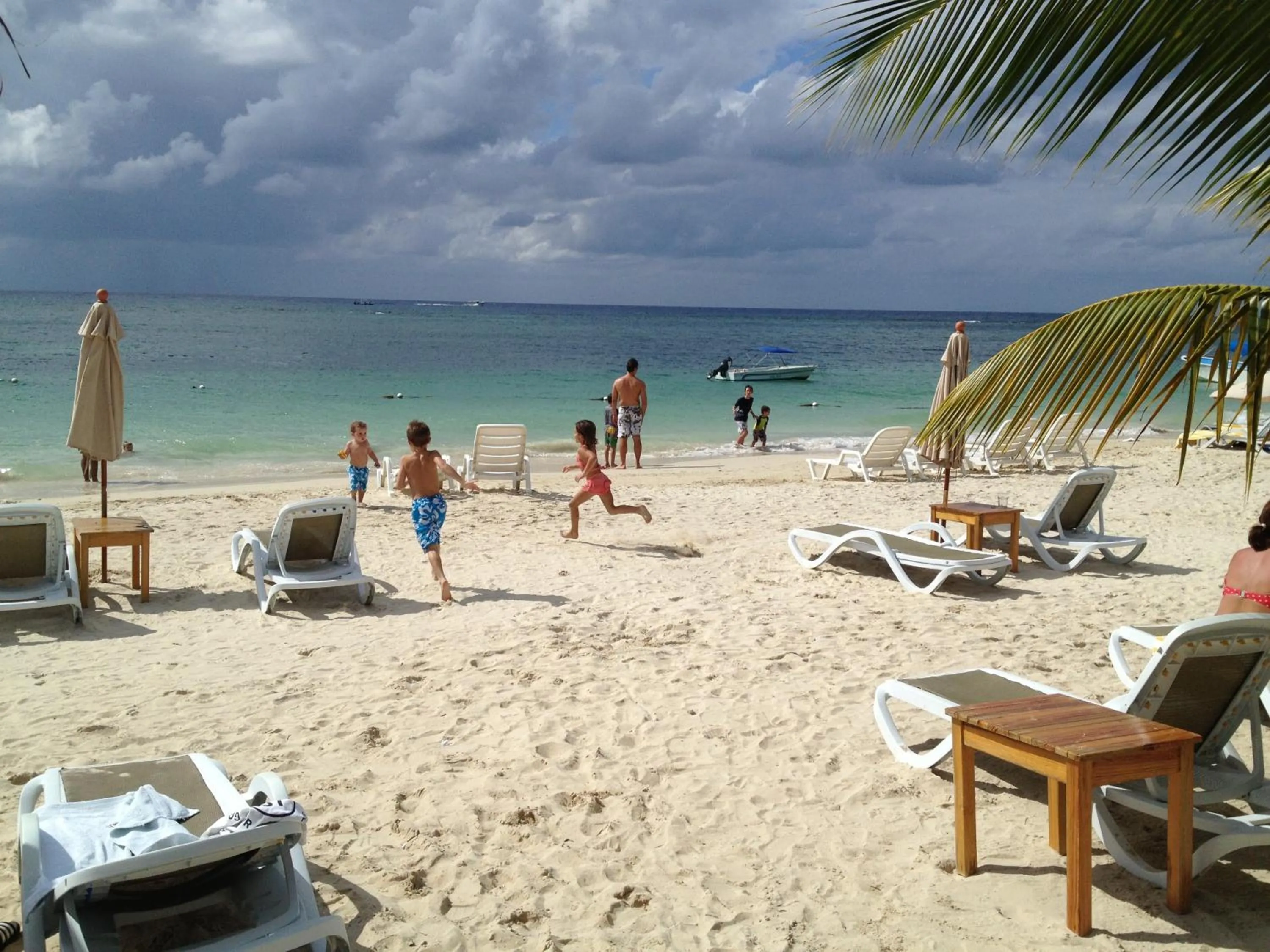 Beach in Hotel Posada Seremein ,West Bay ,Roatan
