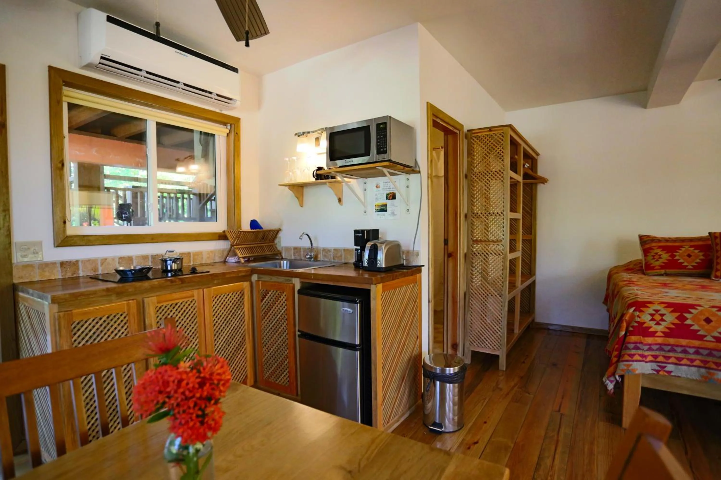 Coffee/tea facilities in Hotel Posada Seremein ,West Bay ,Roatan