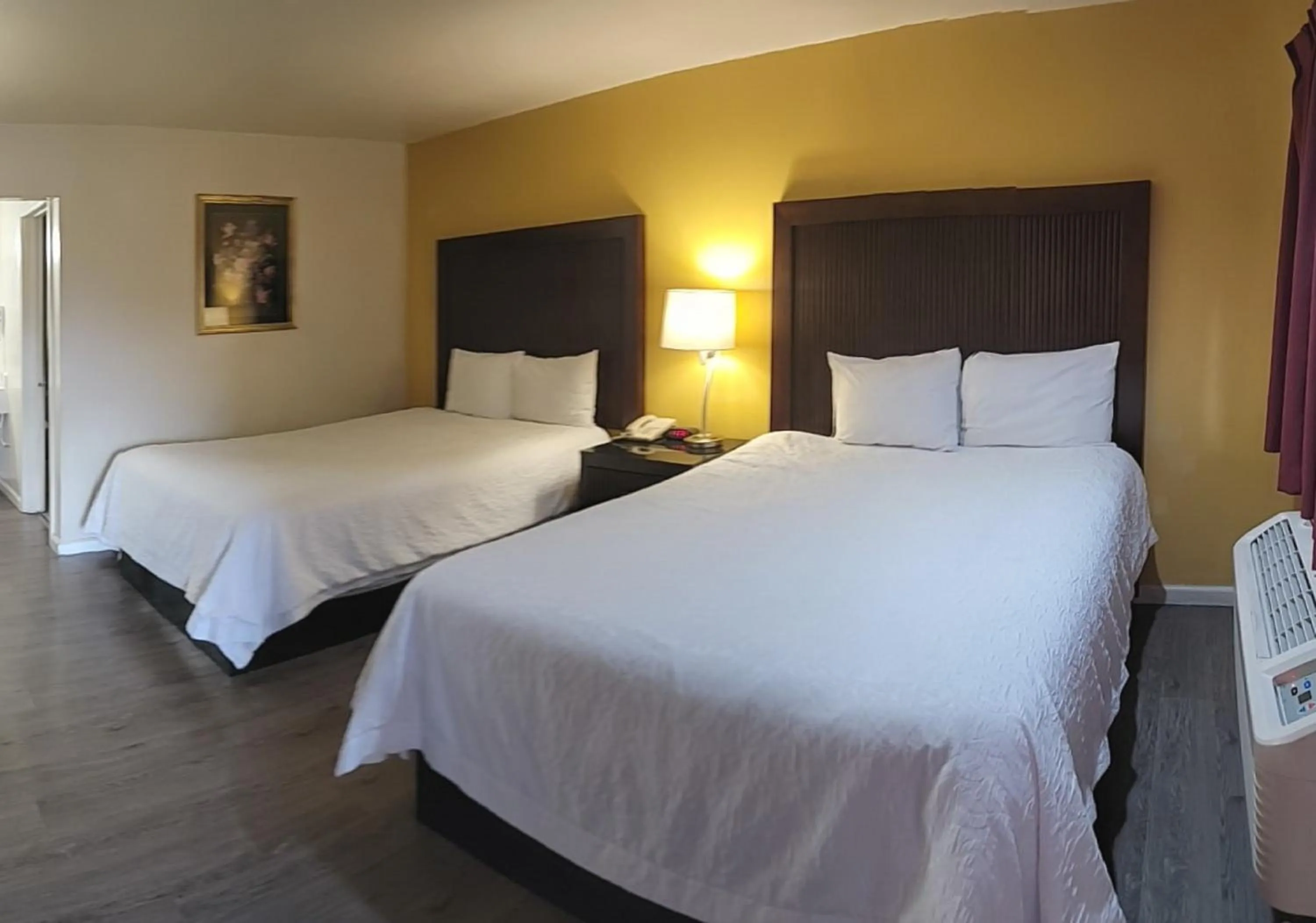 Guests, Bed in Mission Inn and Suites