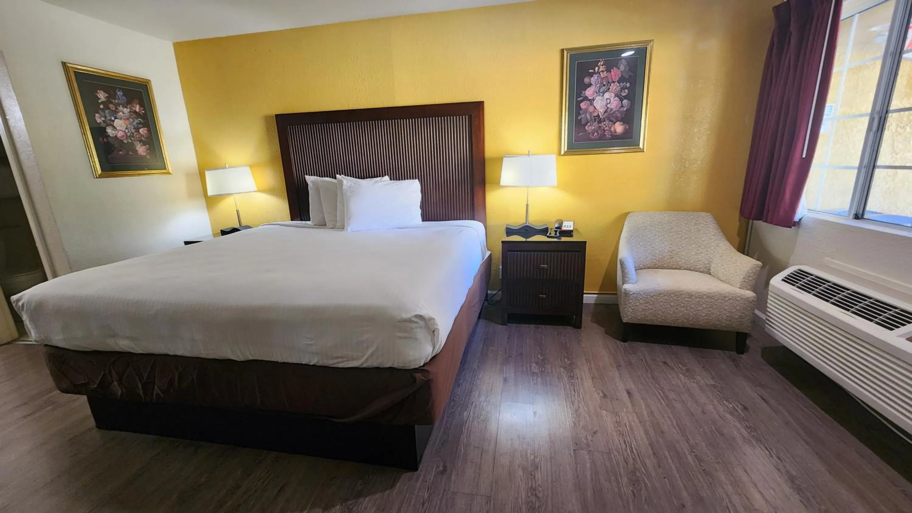 Bed in Mission Inn and Suites