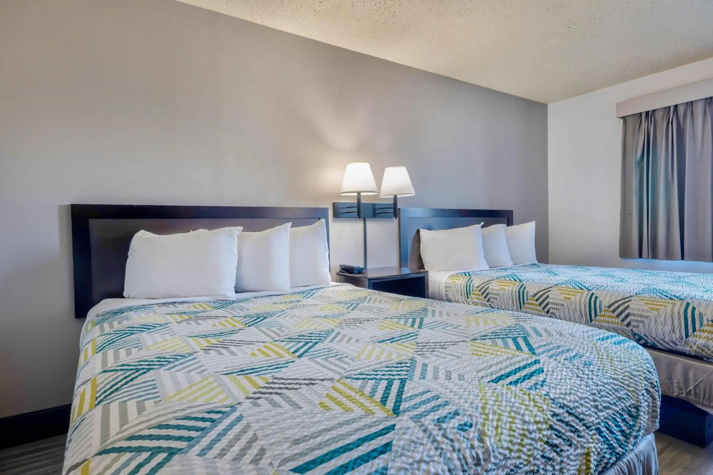 Bedroom, Bed in Motel 6 Stuart, Ia Bedroom, Bed in Motel 6 Stuart, Ia