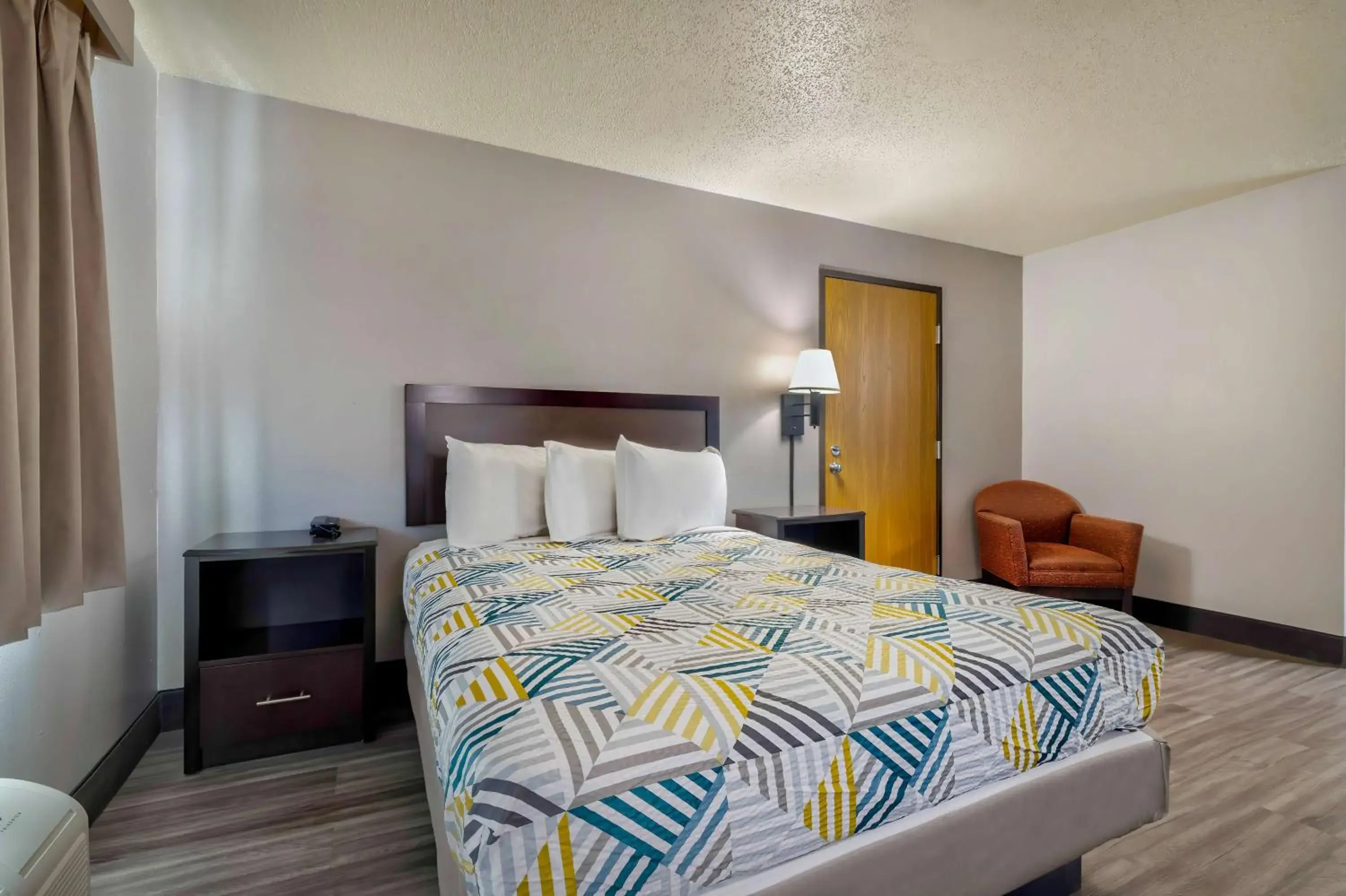 Bedroom, Bed in Motel 6 Stuart, IA Bedroom, Bed in Motel 6 Stuart, IA