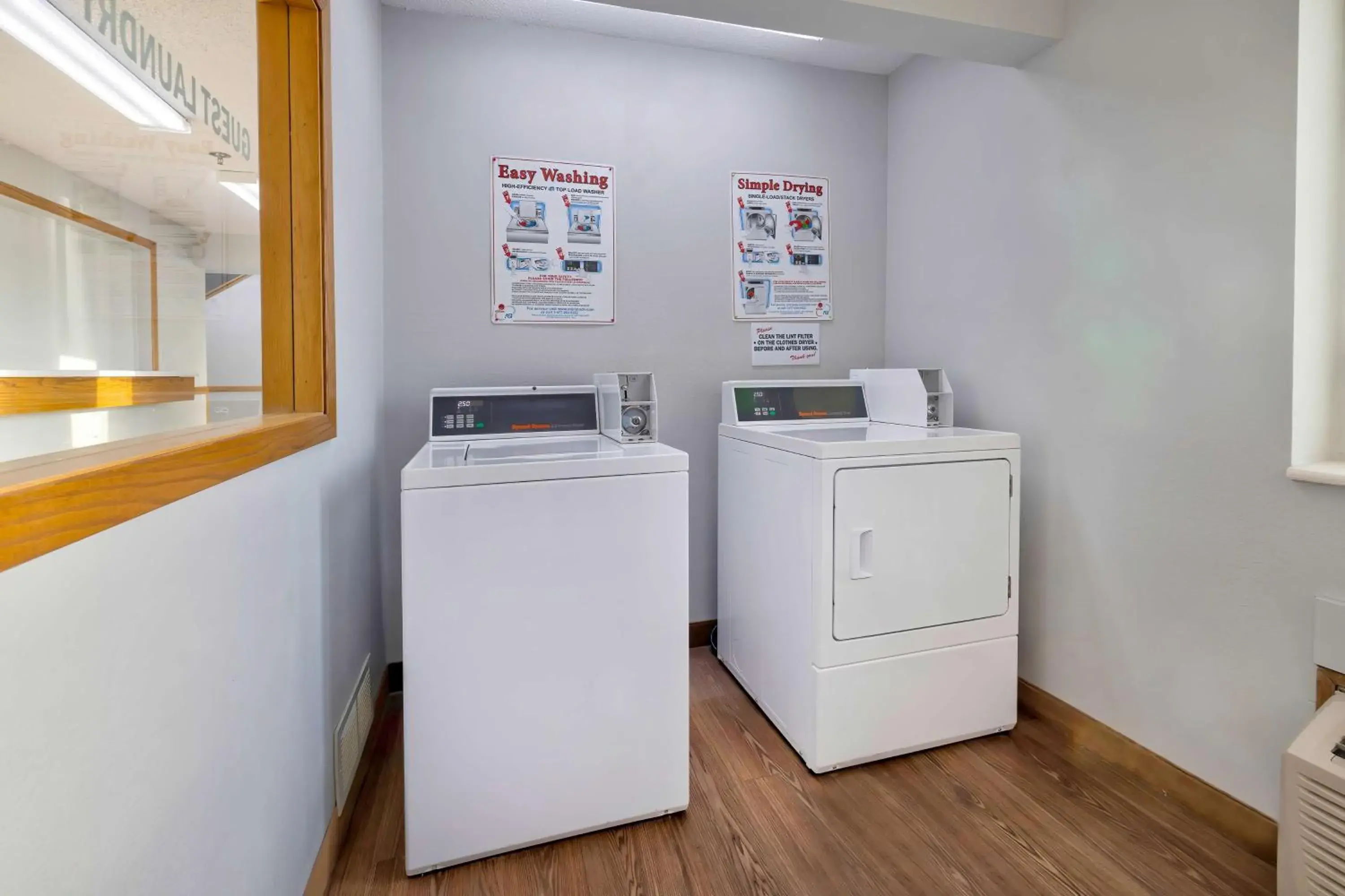 Property building in Motel 6 Stuart, IA Property building in Motel 6 Stuart, IA