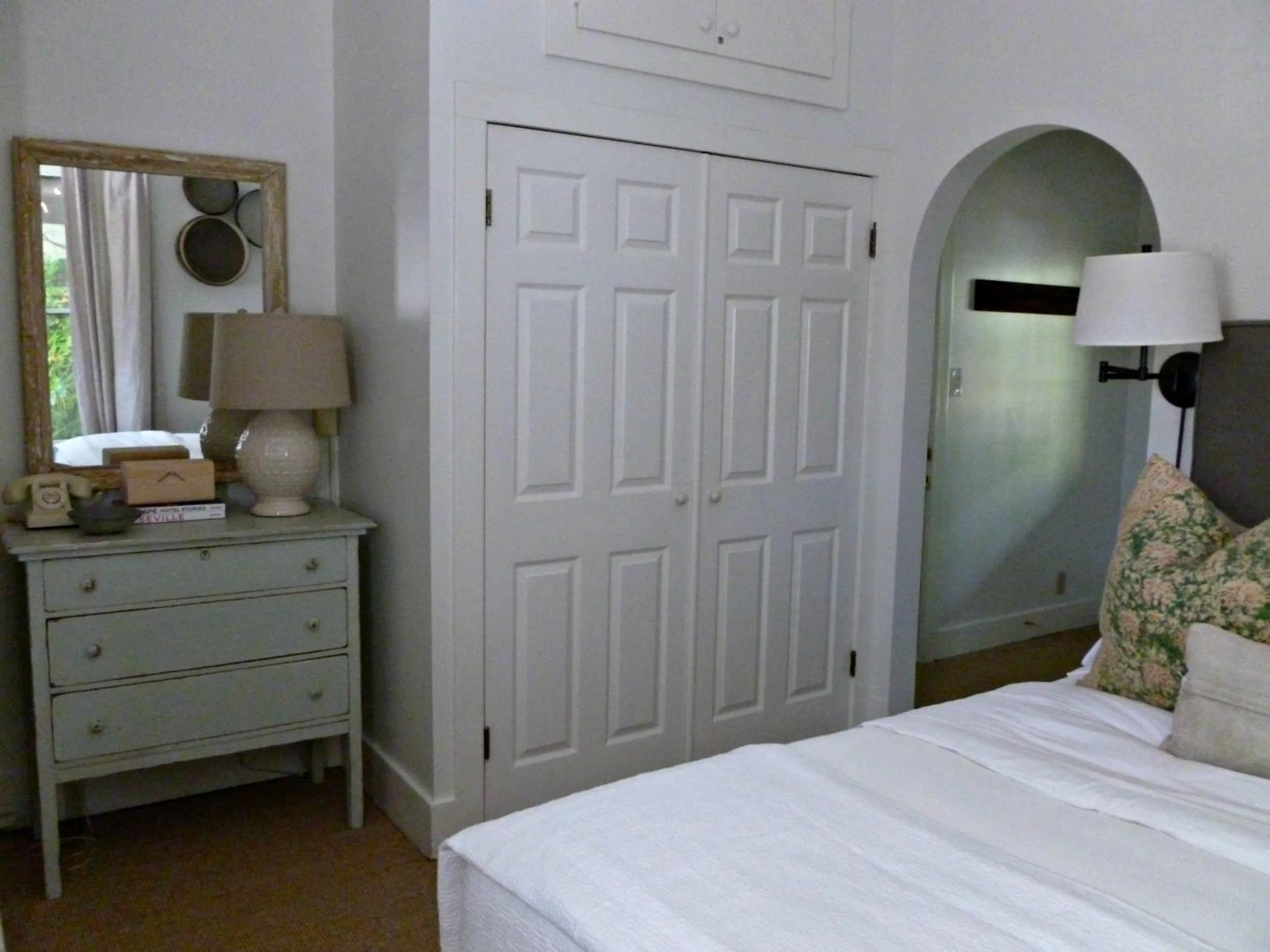 Photo of the whole room, Bed in An Inn to Remember