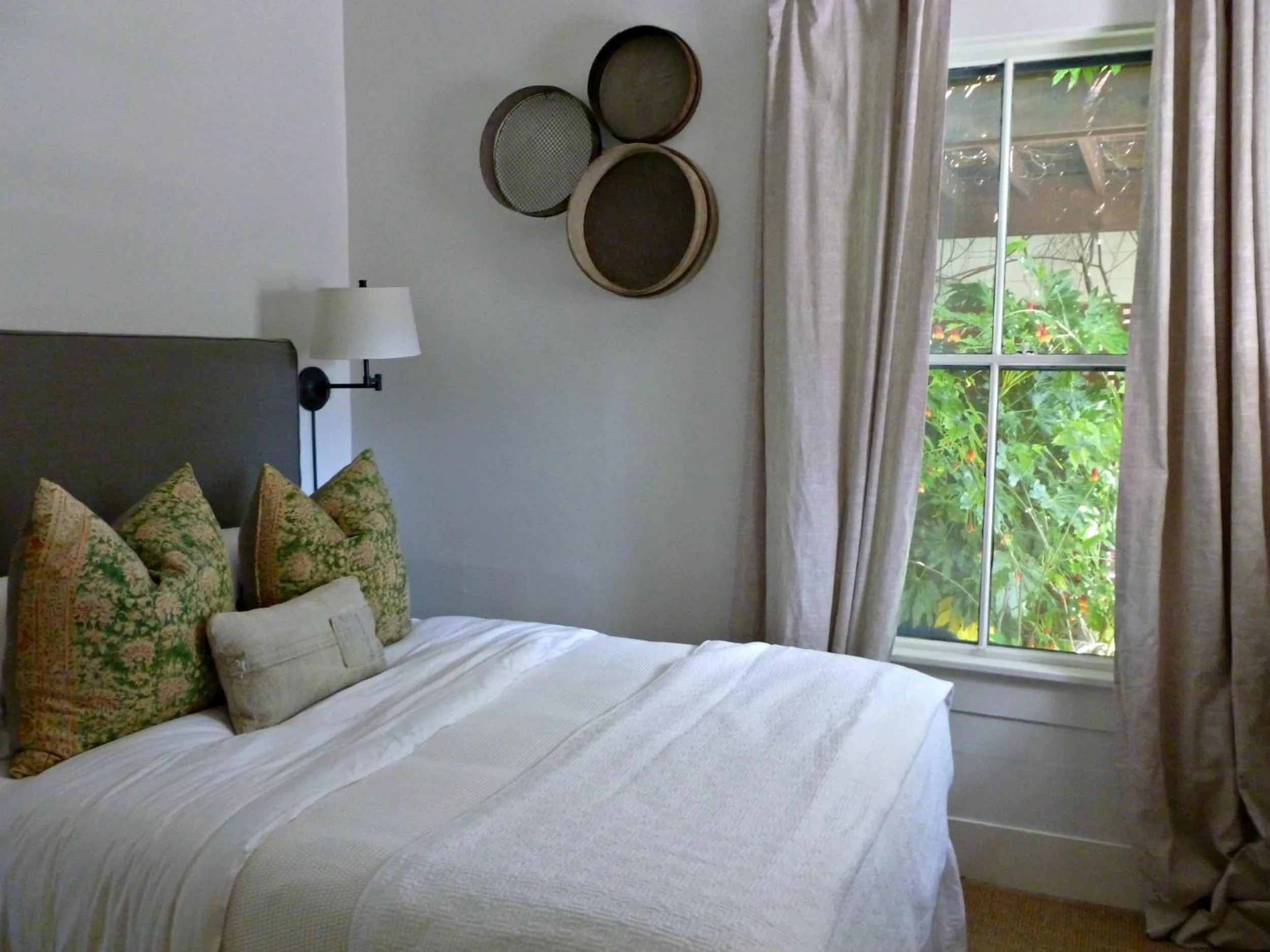 Bed in An Inn to Remember