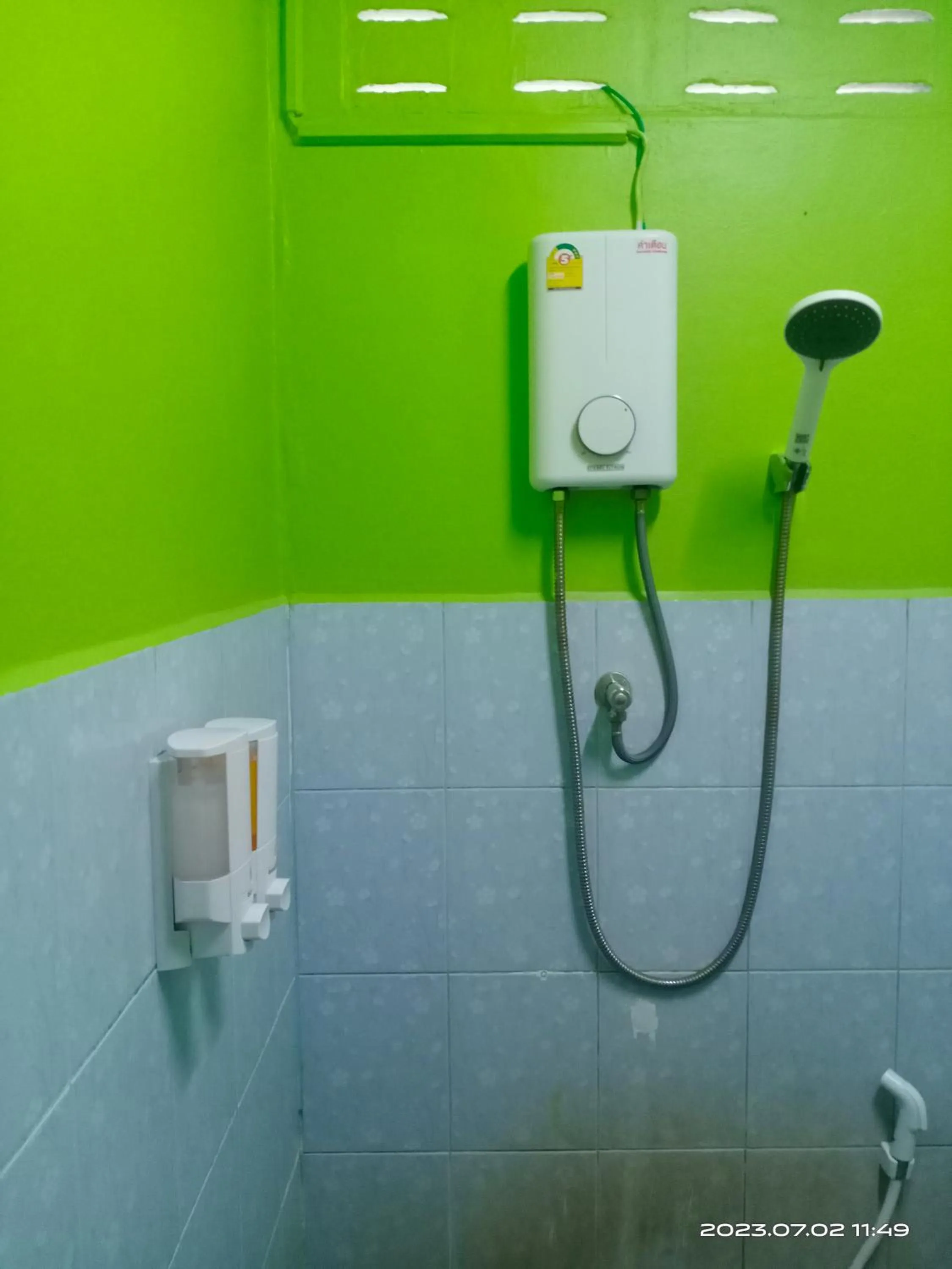 Shower in SK Hometel Samui Airport