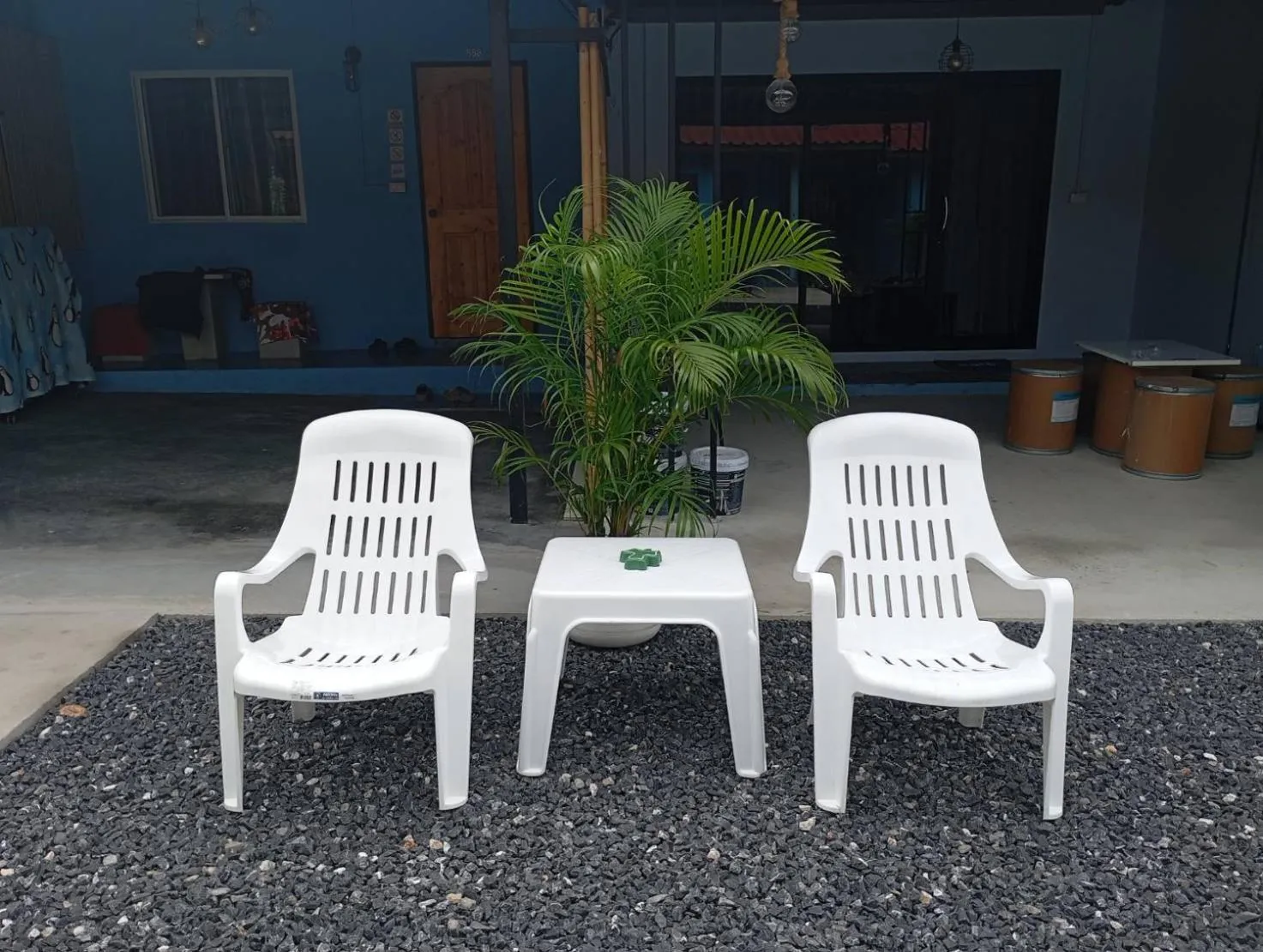 Seating area in SK Hometel Samui Airport