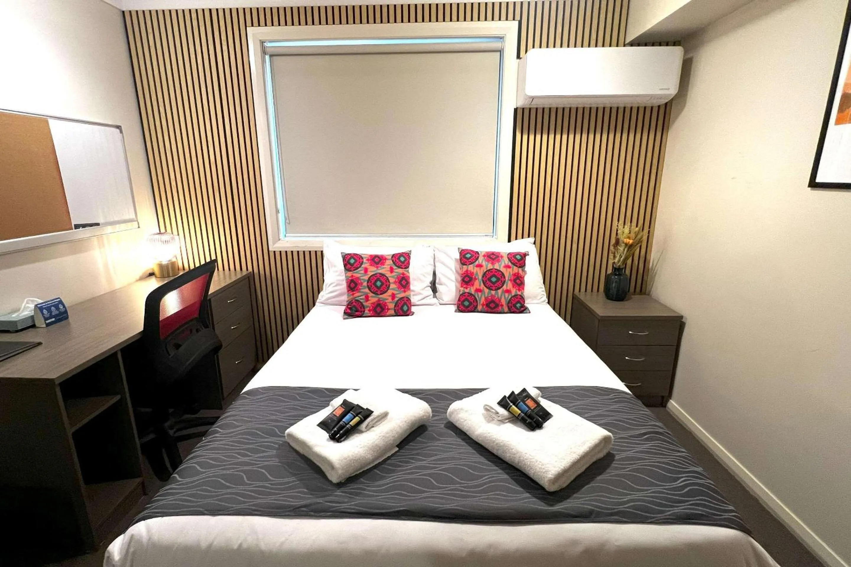 Bedroom, Bed in Comfort Inn Serenity Bathurst