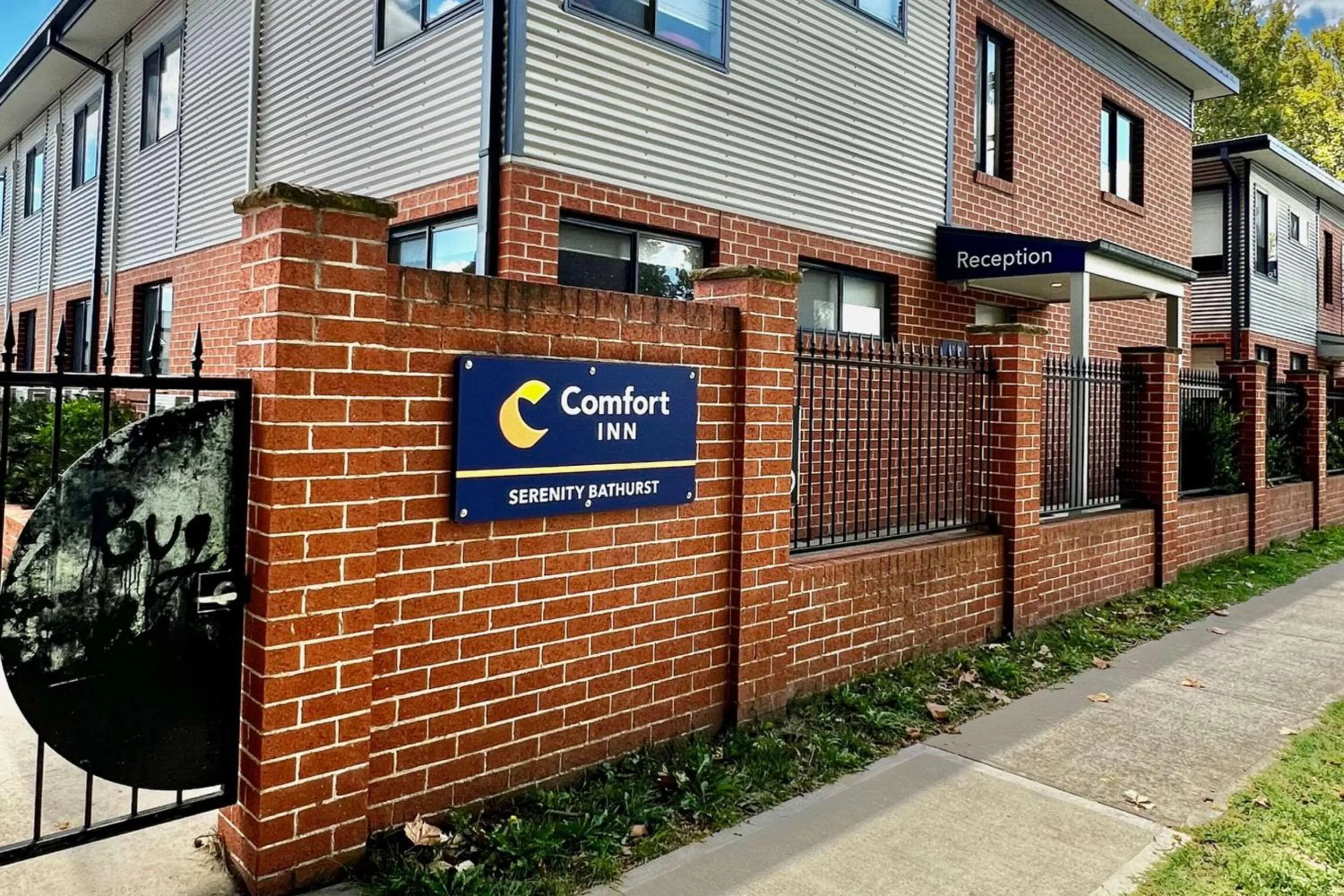 Property building in Comfort Inn Serenity Bathurst