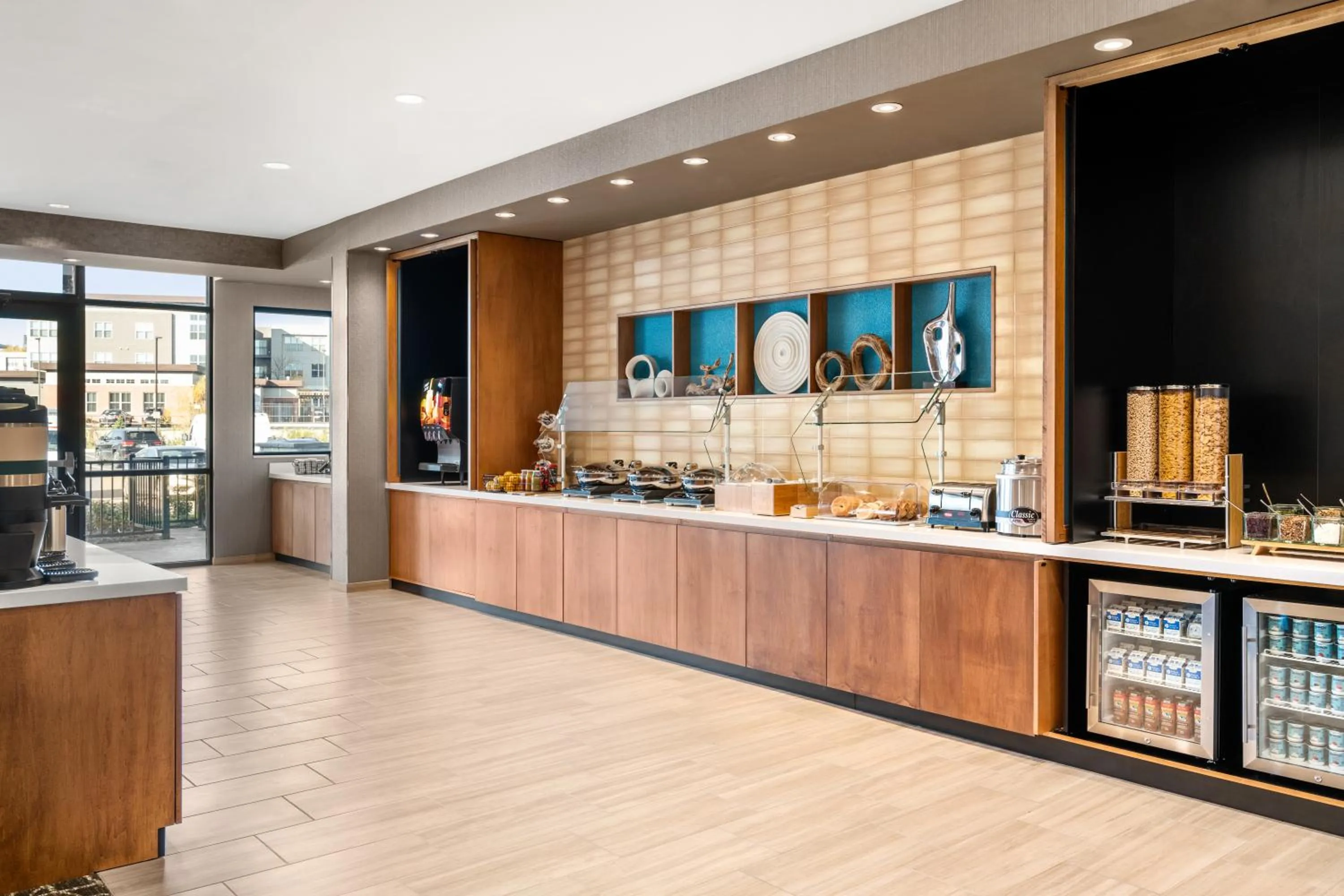 Buffet breakfast in SpringHill Suites by Marriott Menomonee Falls