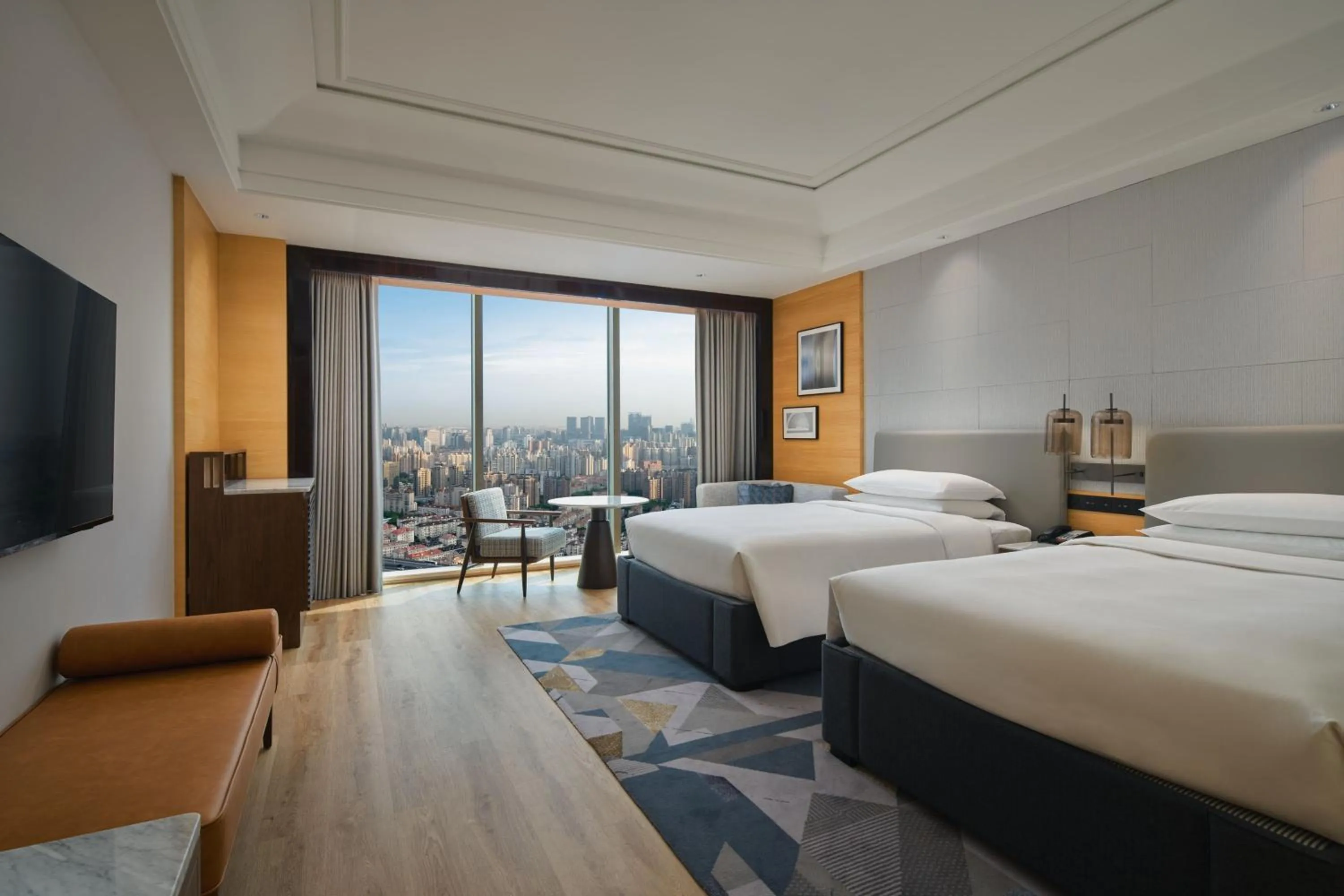 Photo of the whole room, Bed in Sheraton Shanghai Pudong Riverside
