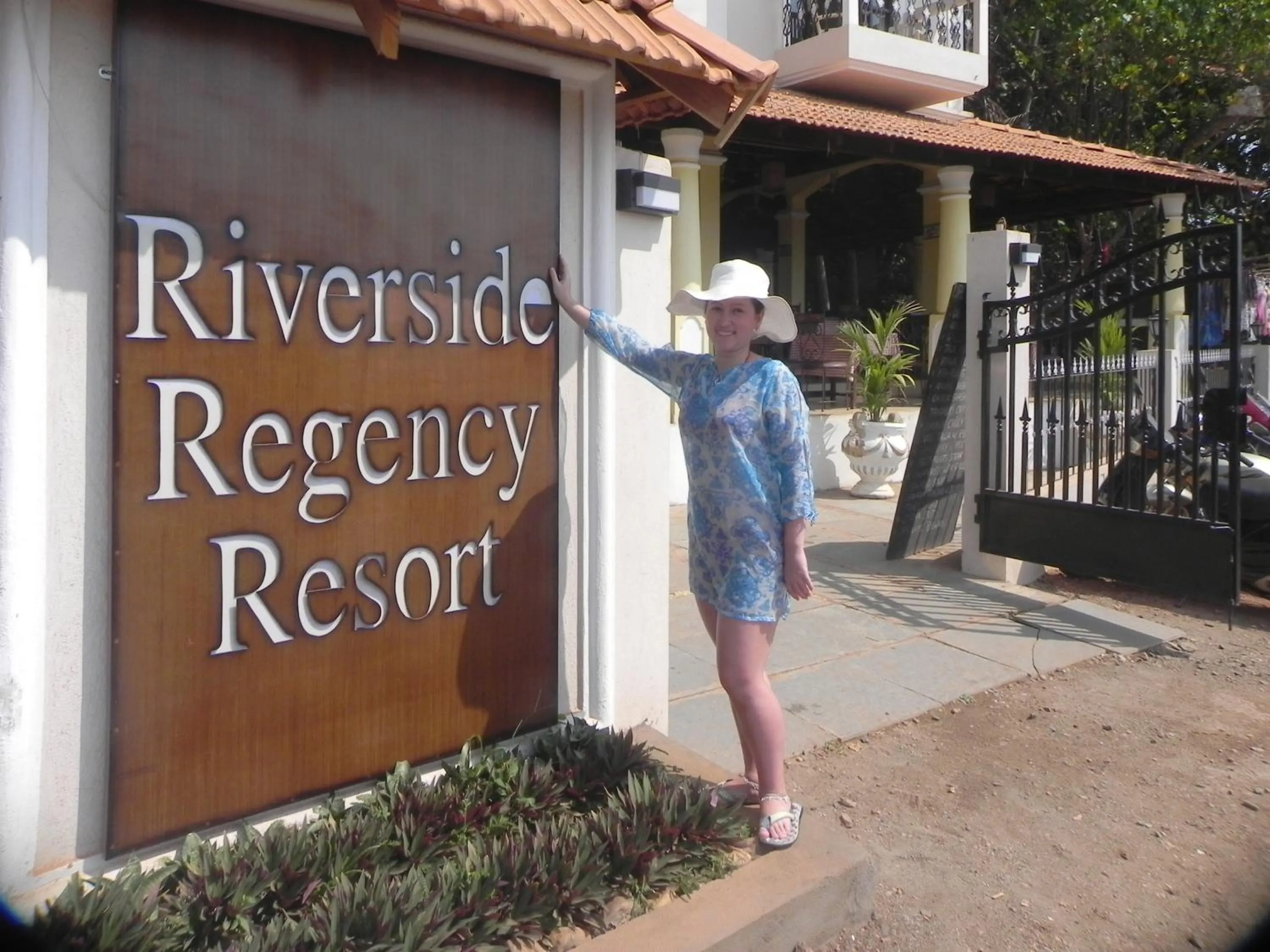 Facade/entrance in Riverside Regency Resort