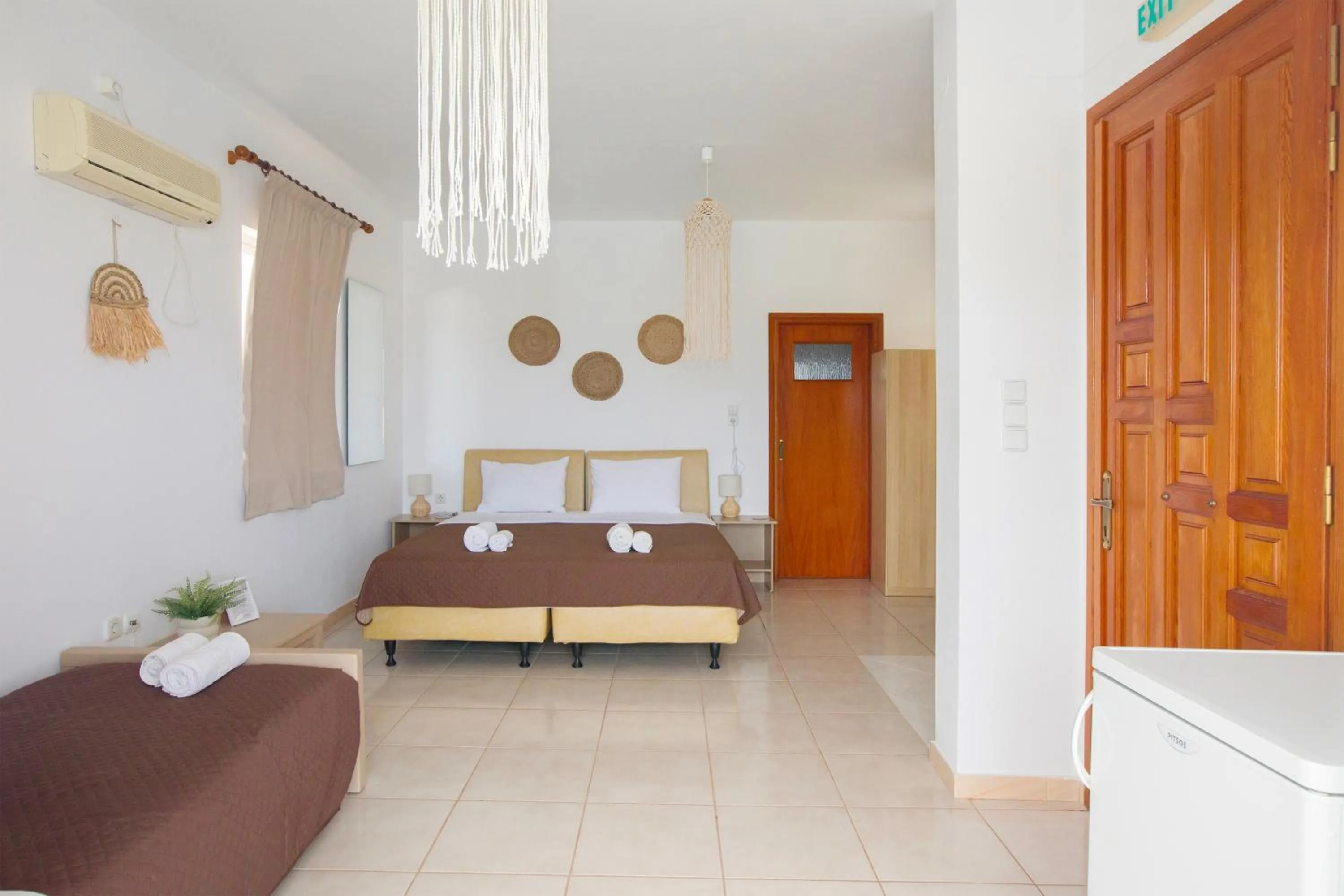 Photo of the whole room, Bed in Blue Marine Village