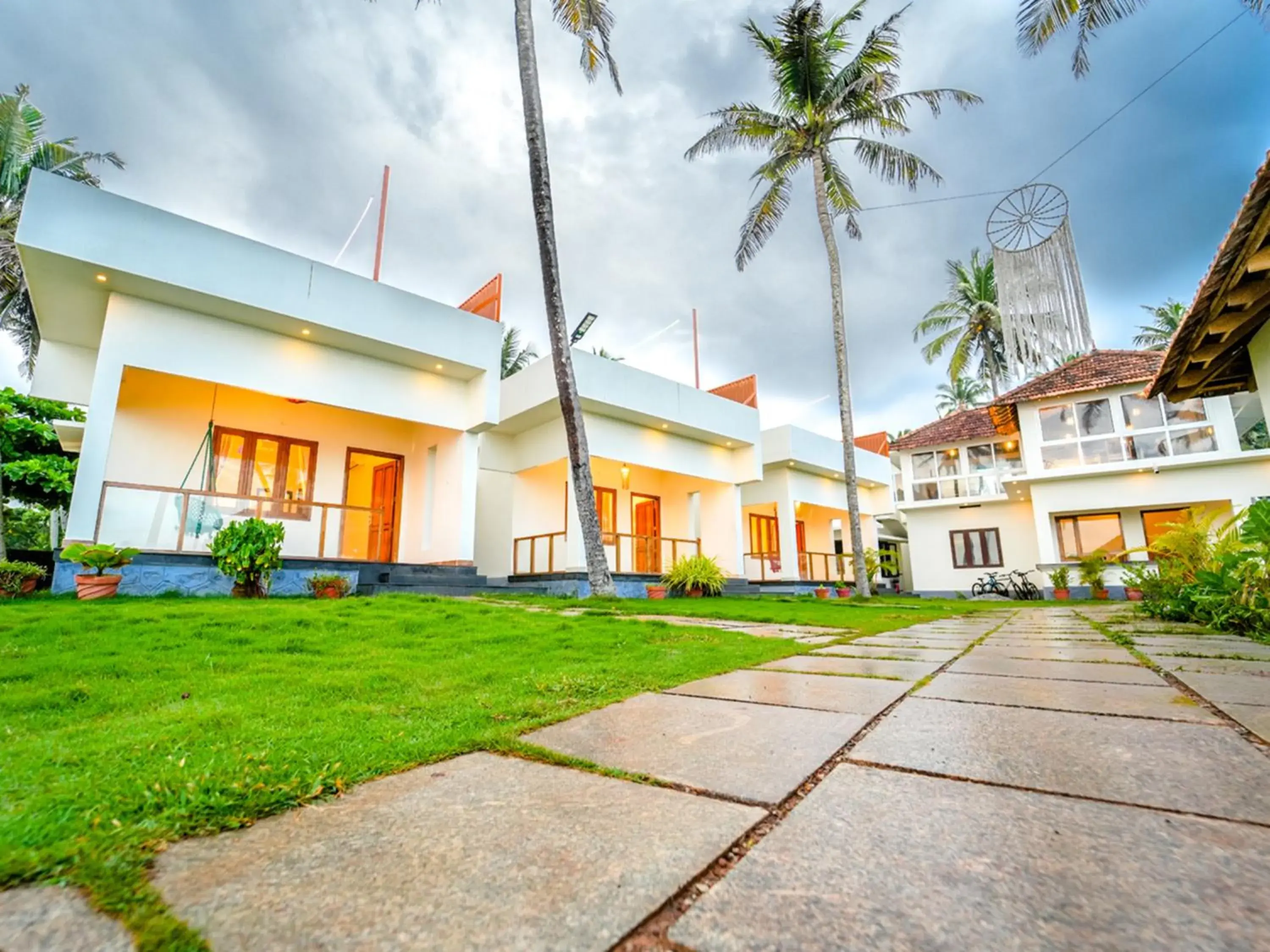 Property building in Solaris Beach View Resort & Spa by VOYE HOMES Property building in Solaris Beach View Resort & Spa by VOYE HOMES