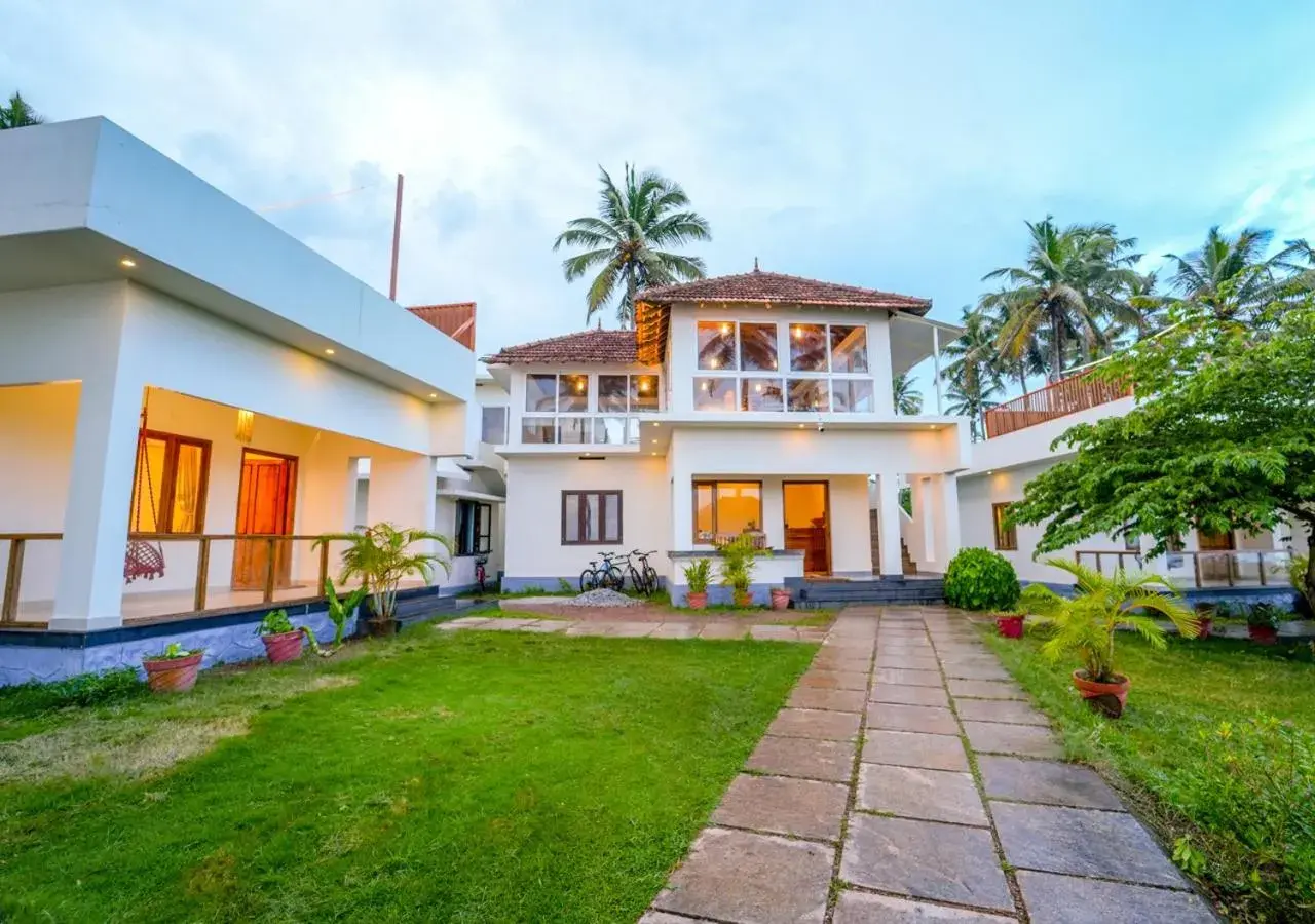 Property building in Solaris Beach View Resort & Spa by VOYE HOMES Property building in Solaris Beach View Resort & Spa by VOYE HOMES