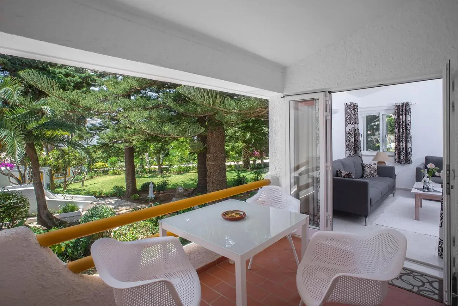 Charming Apartment with Garden Views in Luz Charming Apartment with Garden Views in Luz