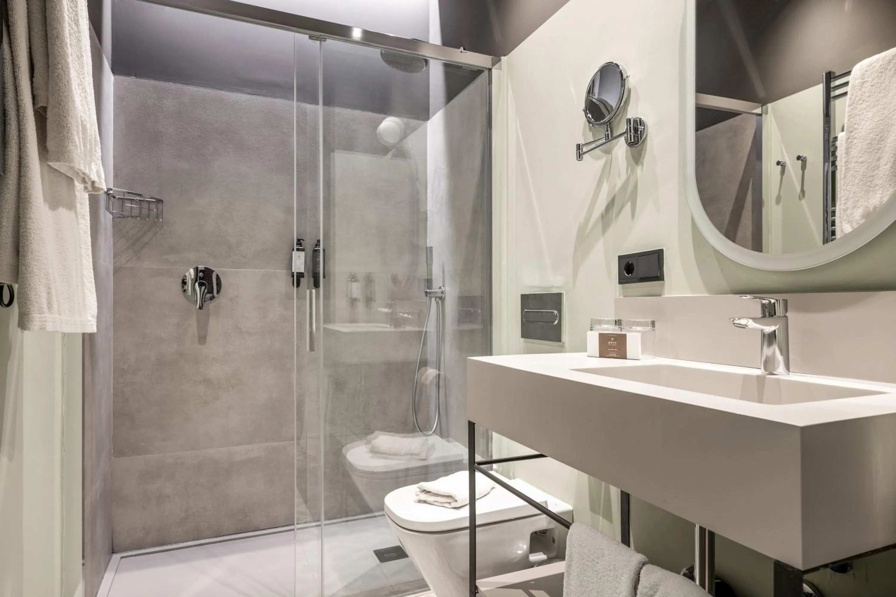 Casa Alhaja by Shiadu