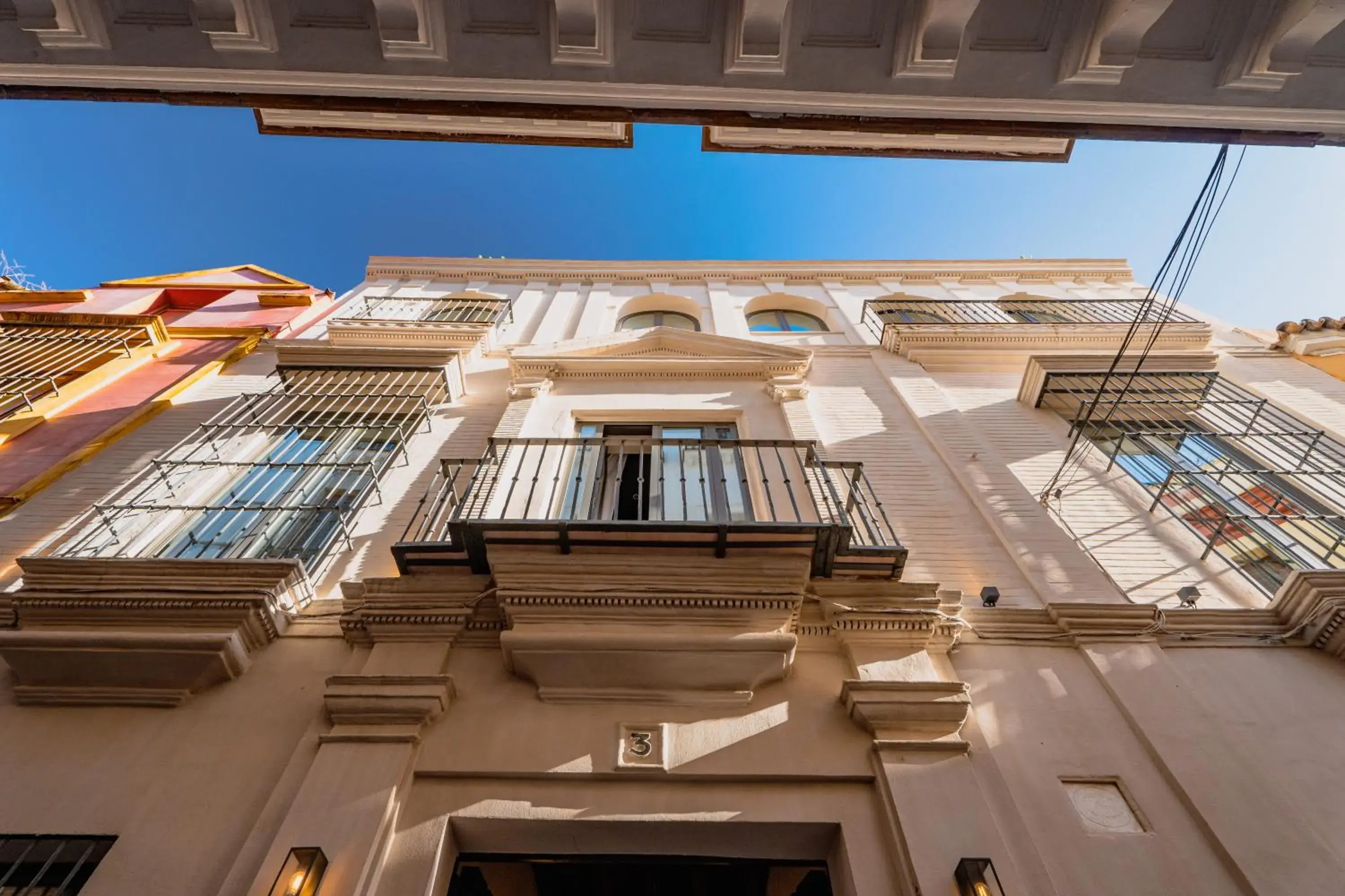 Property building in Casa Alhaja by Shiadu Property building in Casa Alhaja by Shiadu