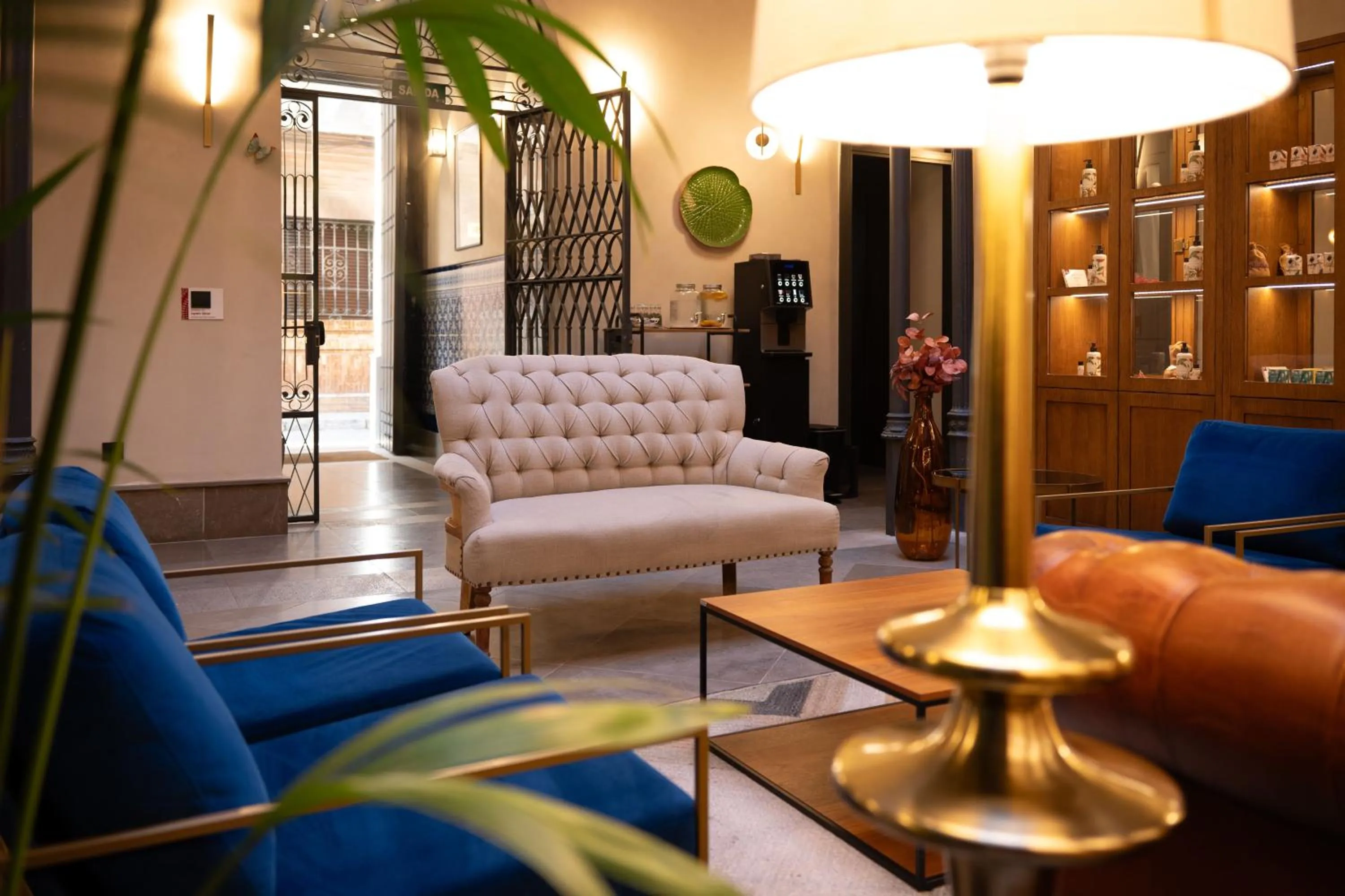 Casa Alhaja by Shiadu