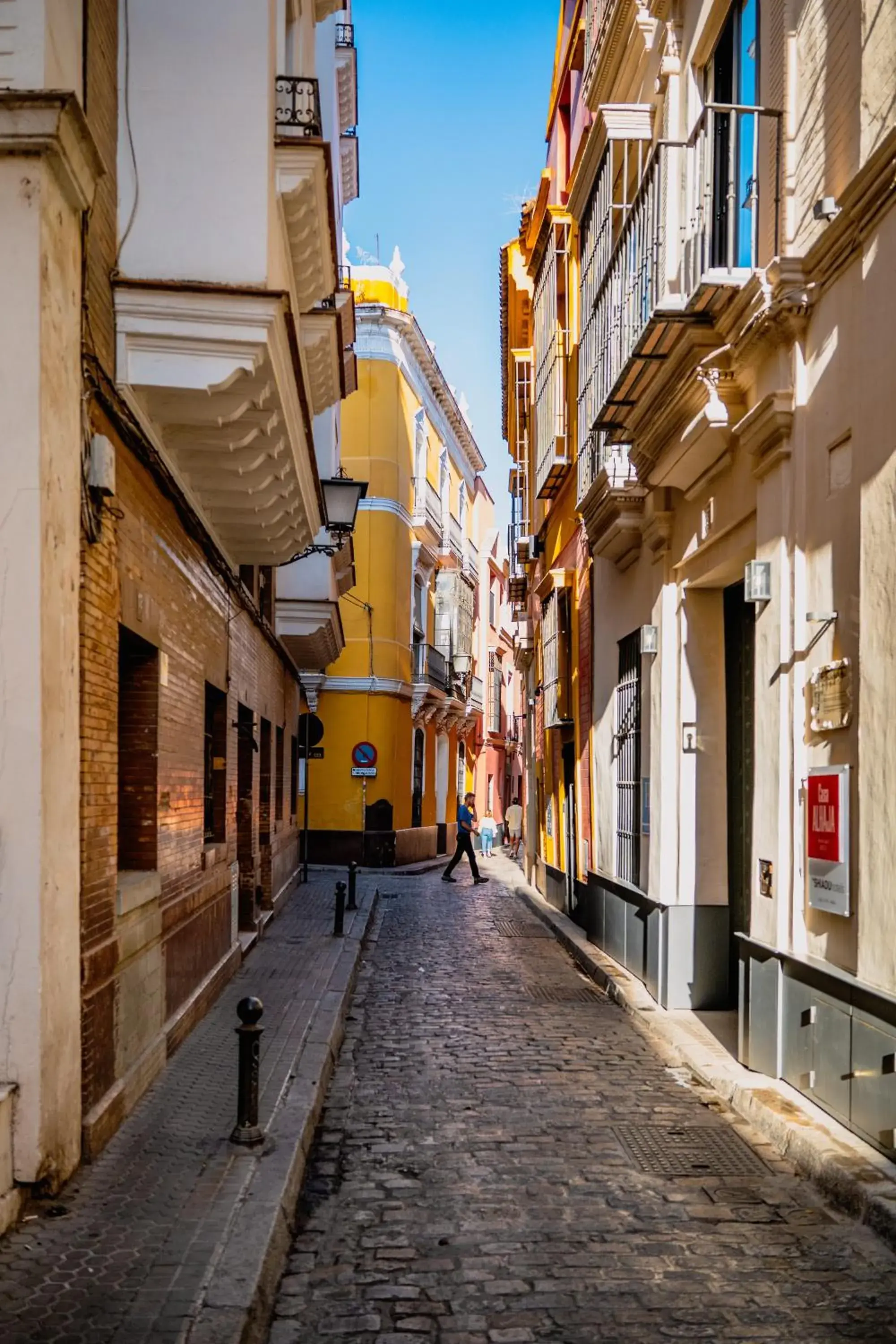 Property building in Casa Alhaja by Shiadu Property building in Casa Alhaja by Shiadu