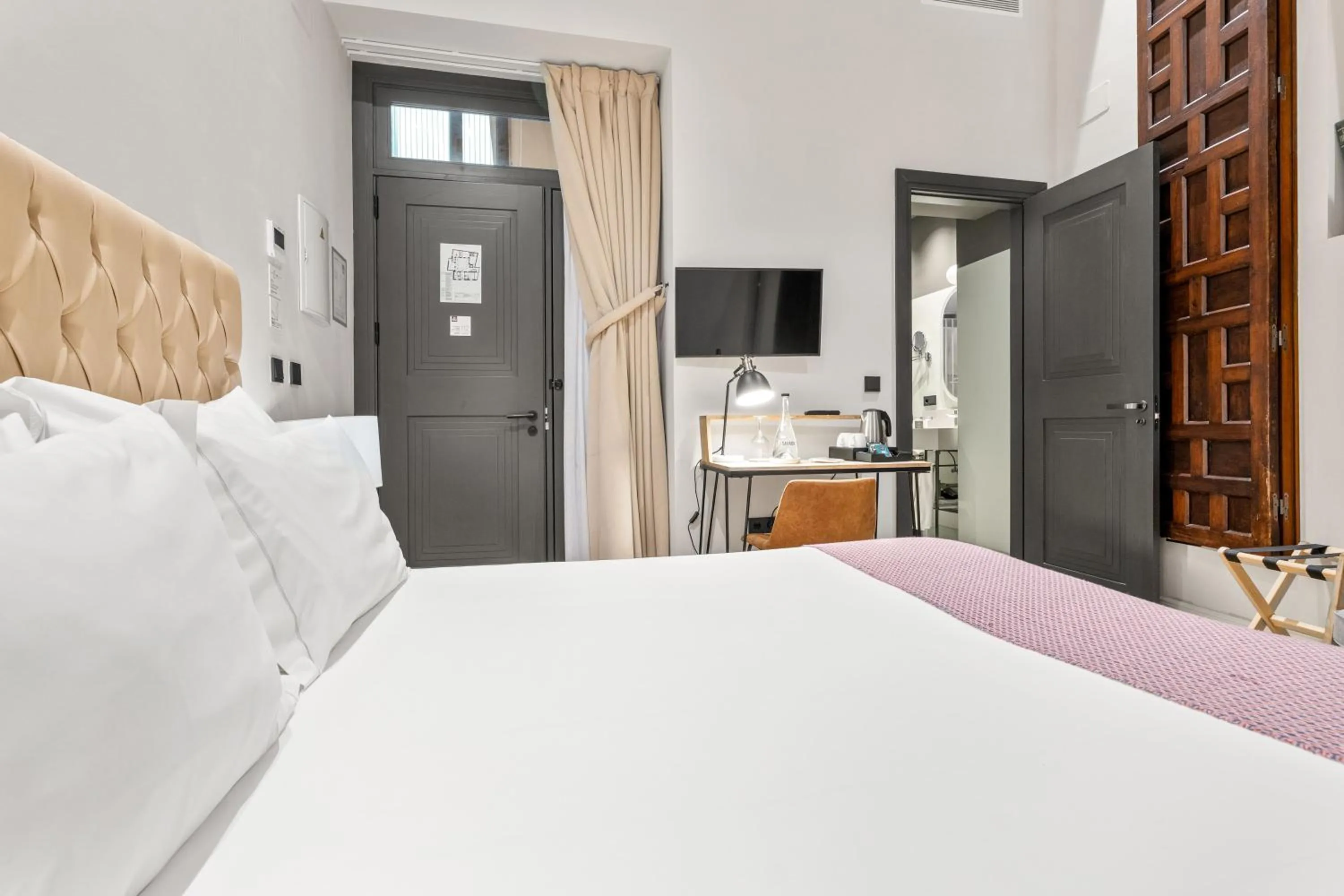 Bed in Casa Alhaja by Shiadu