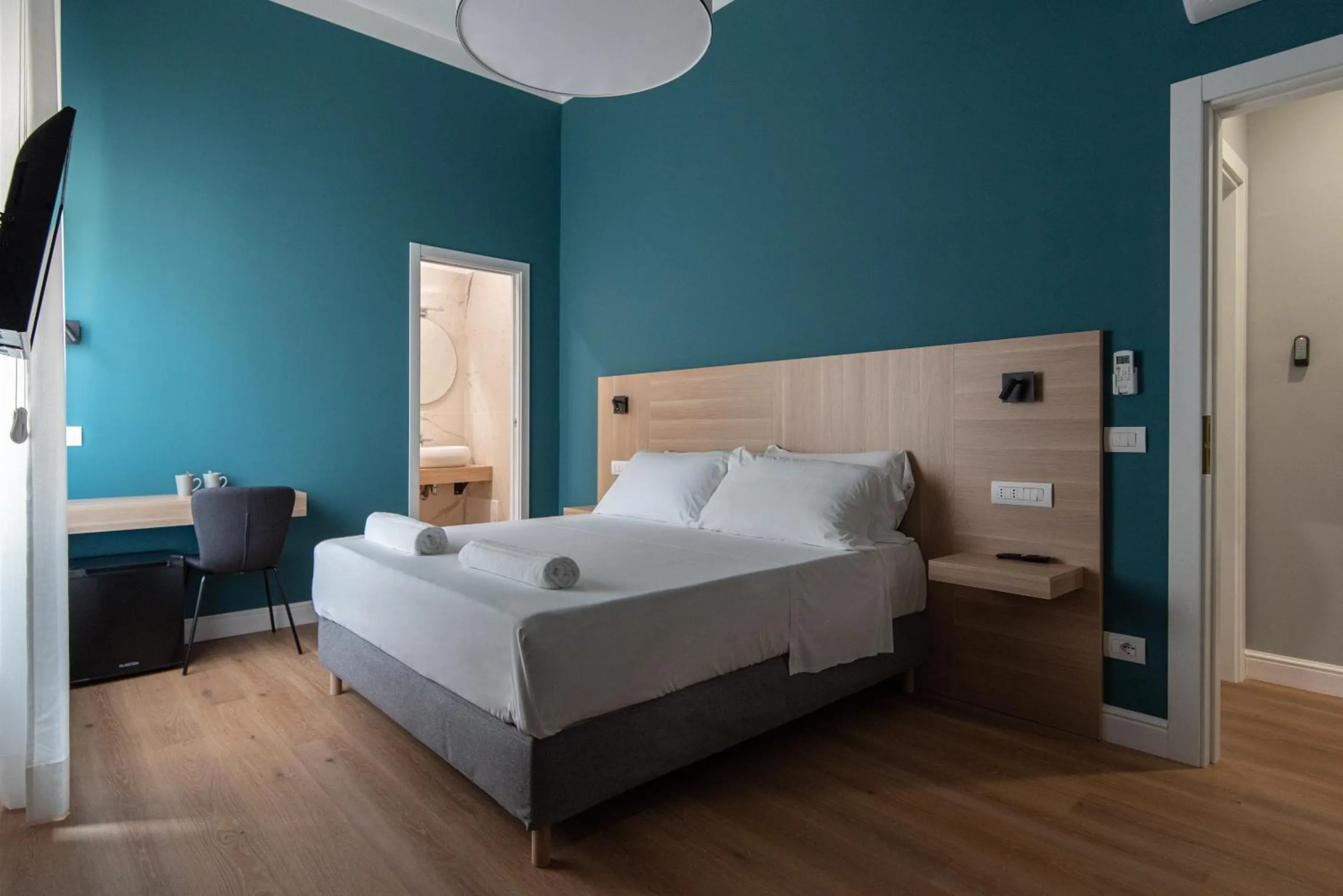 Bed in Nolana 28 Rooms in Naples