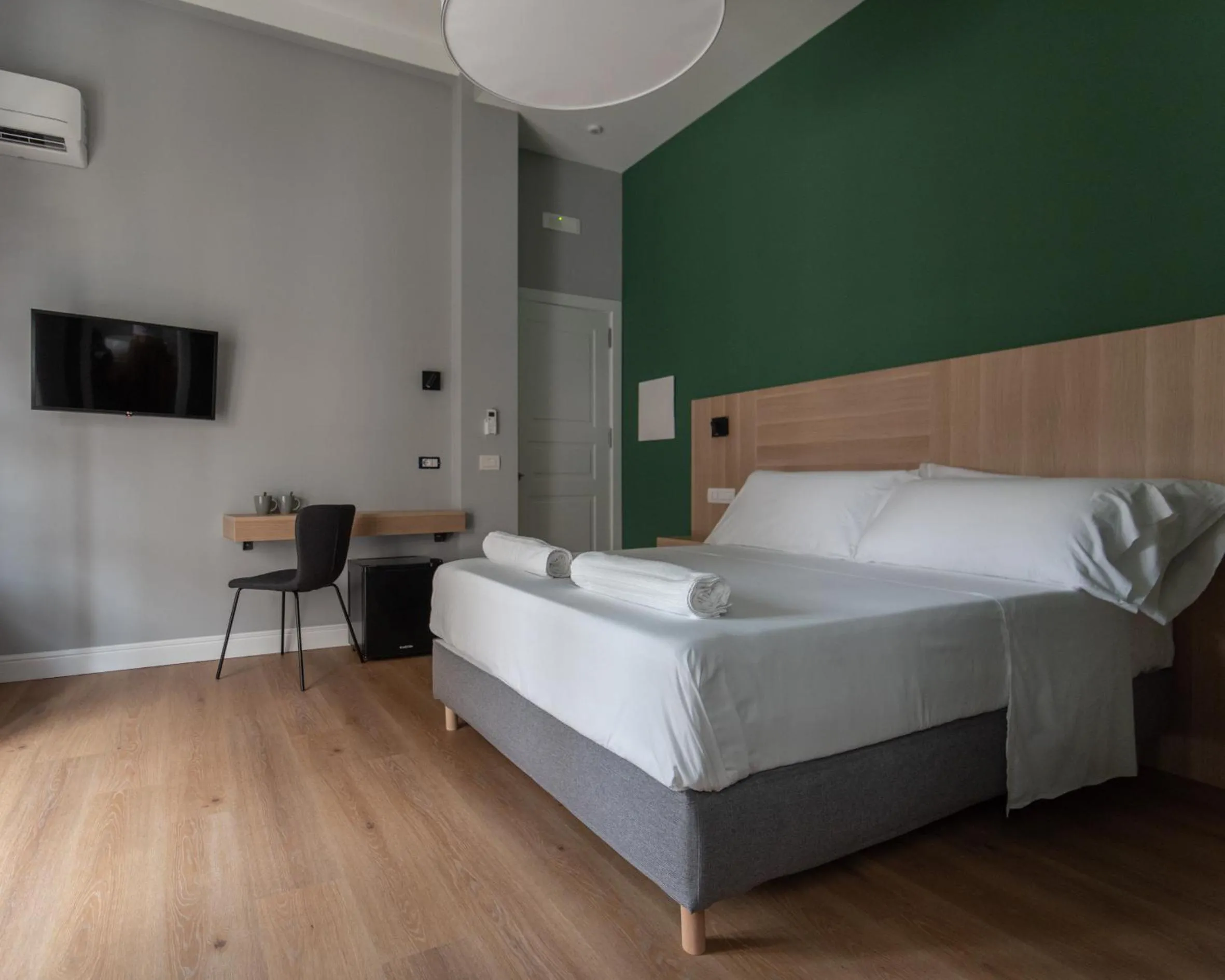 Bed in Nolana 28 Rooms in Naples