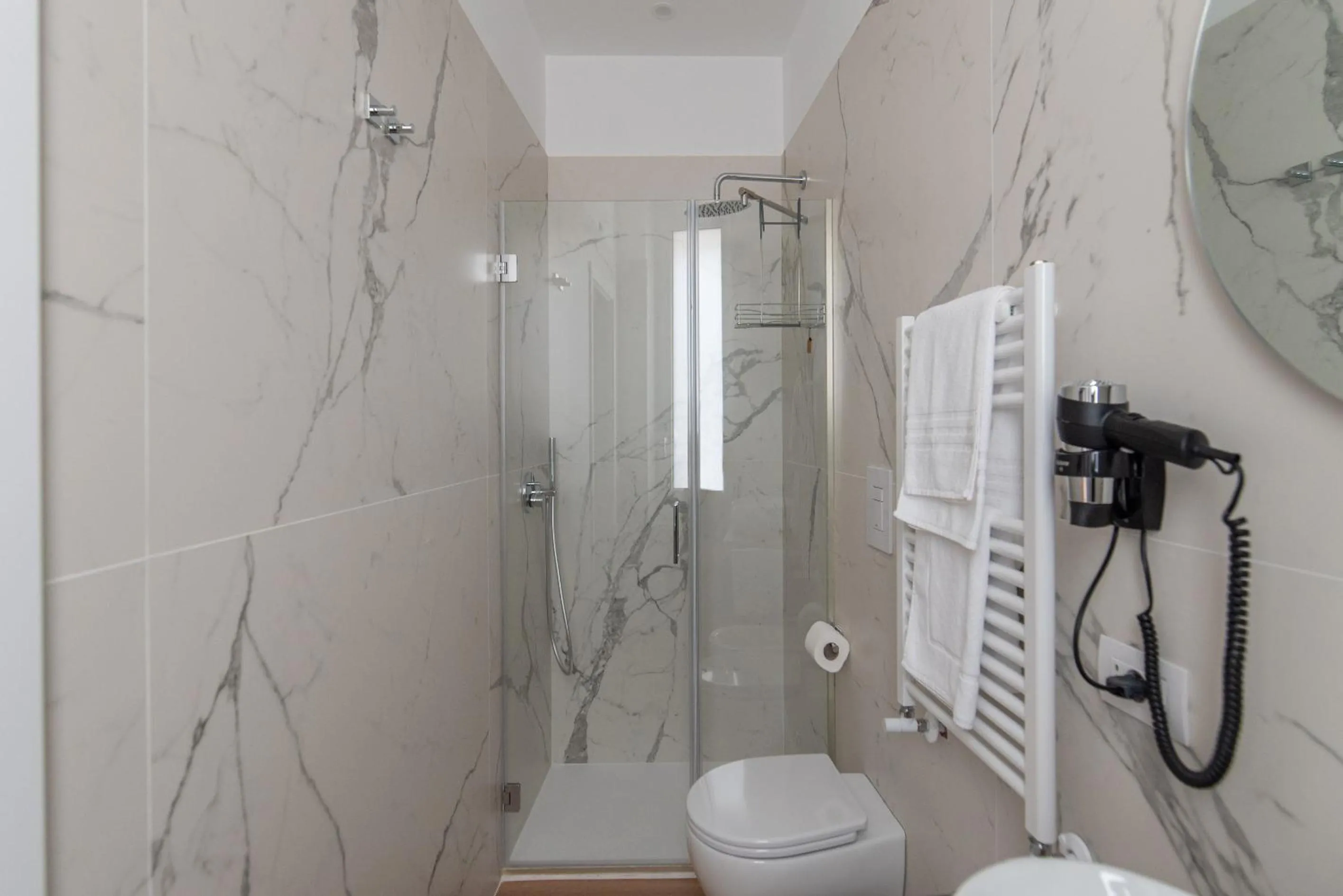 Bathroom in Nolana 28 Rooms in Naples