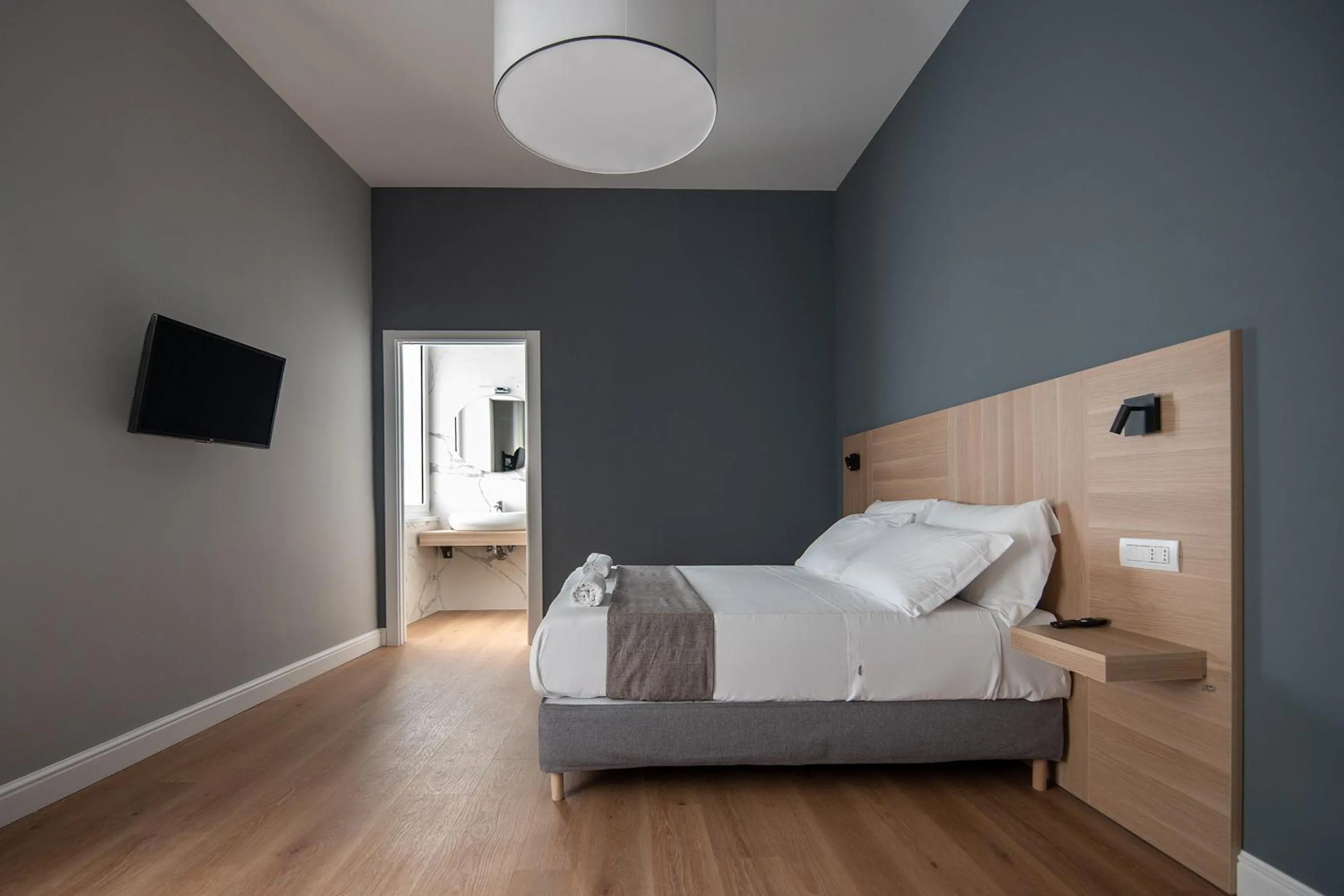 Bed in Nolana 28 Rooms in Naples