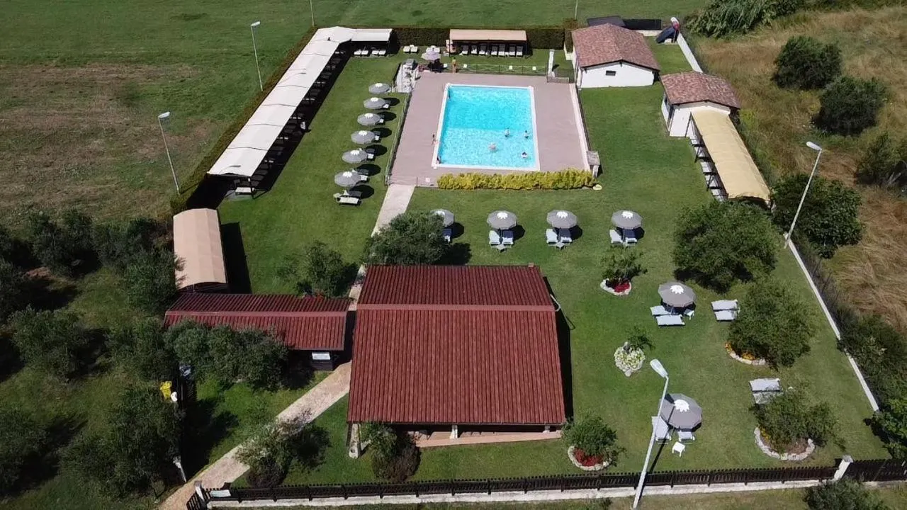 Hotel Piscina La Suite