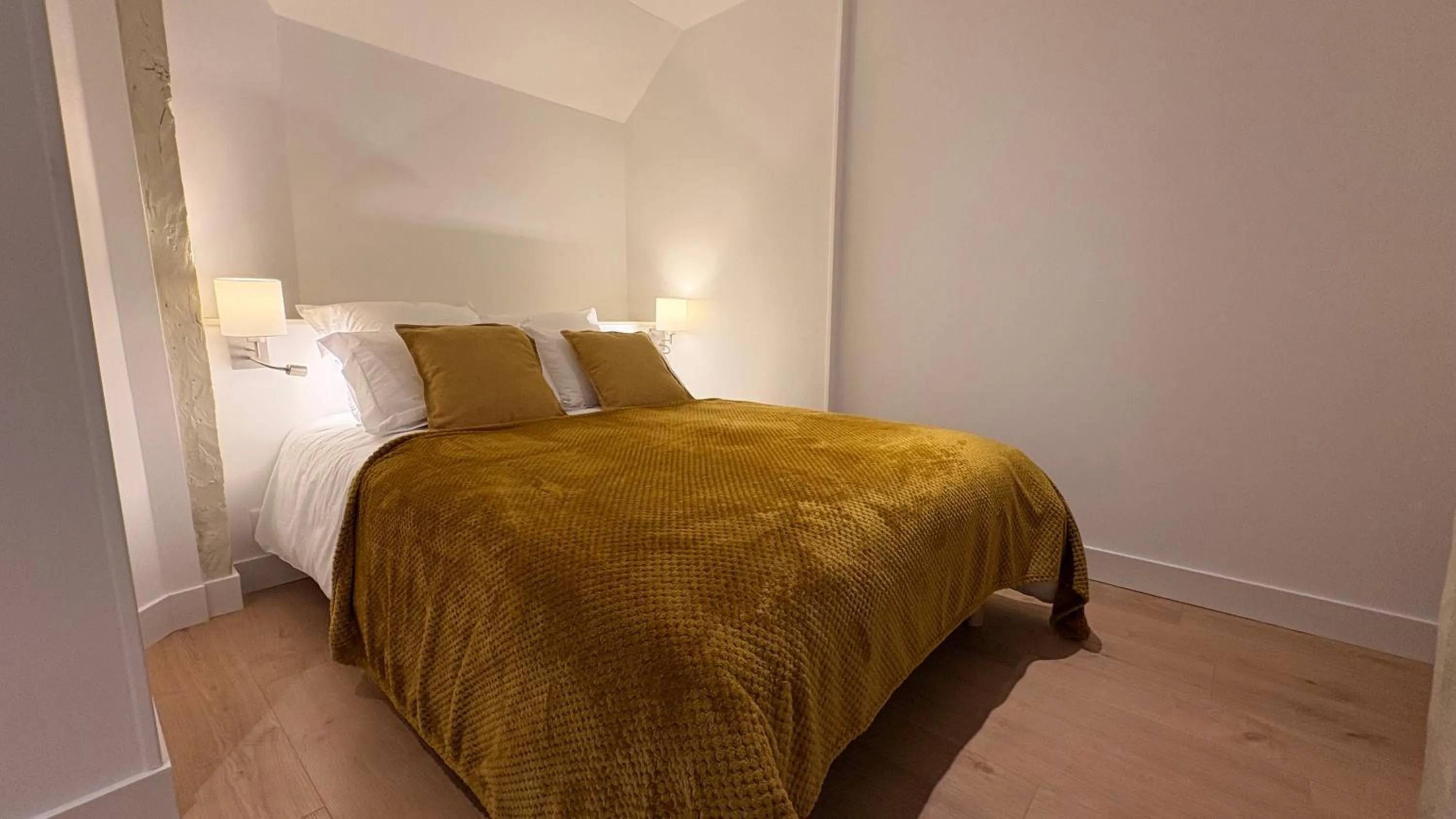 Bed in Château du Rondon