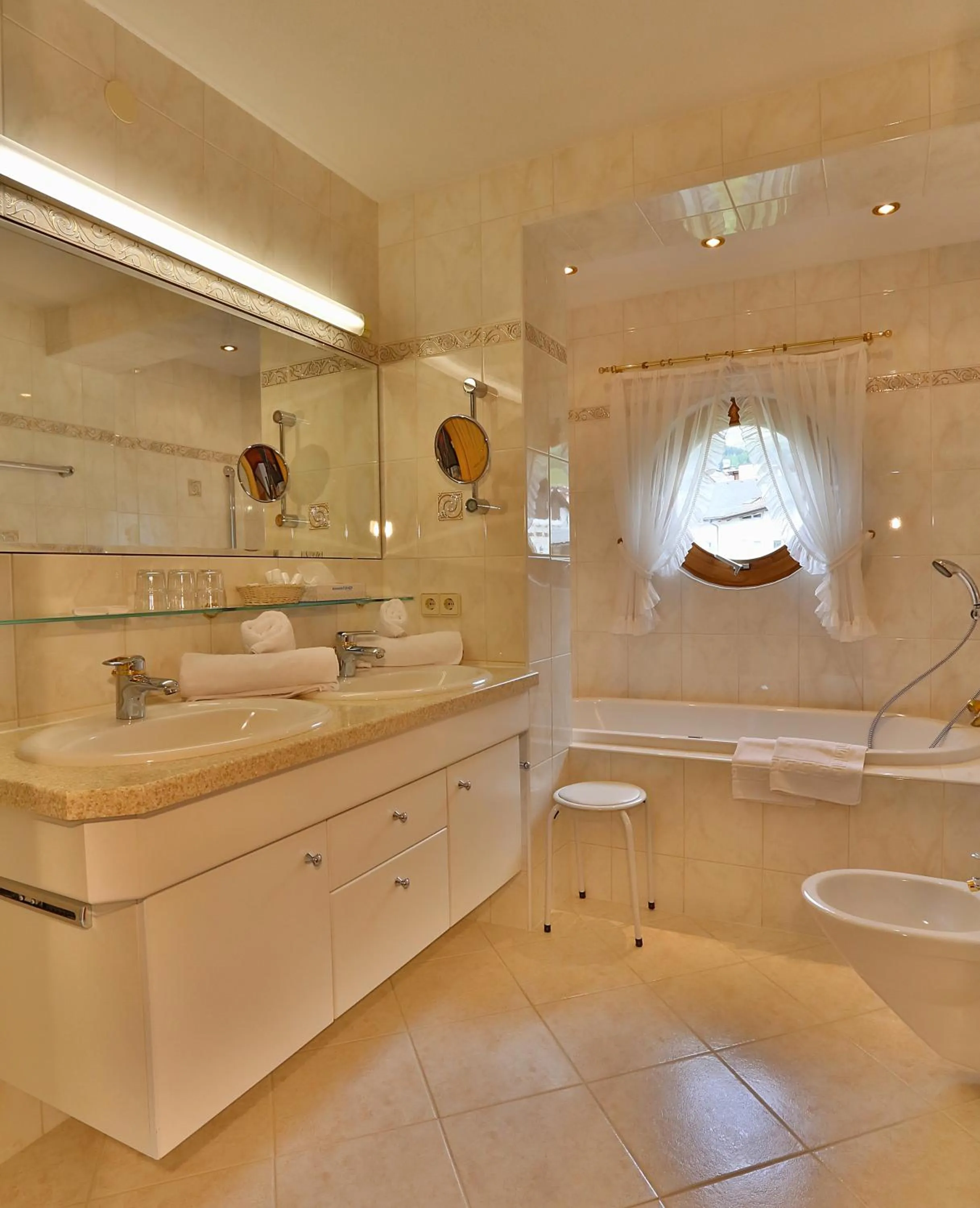 Bathroom in Hotel Astoria