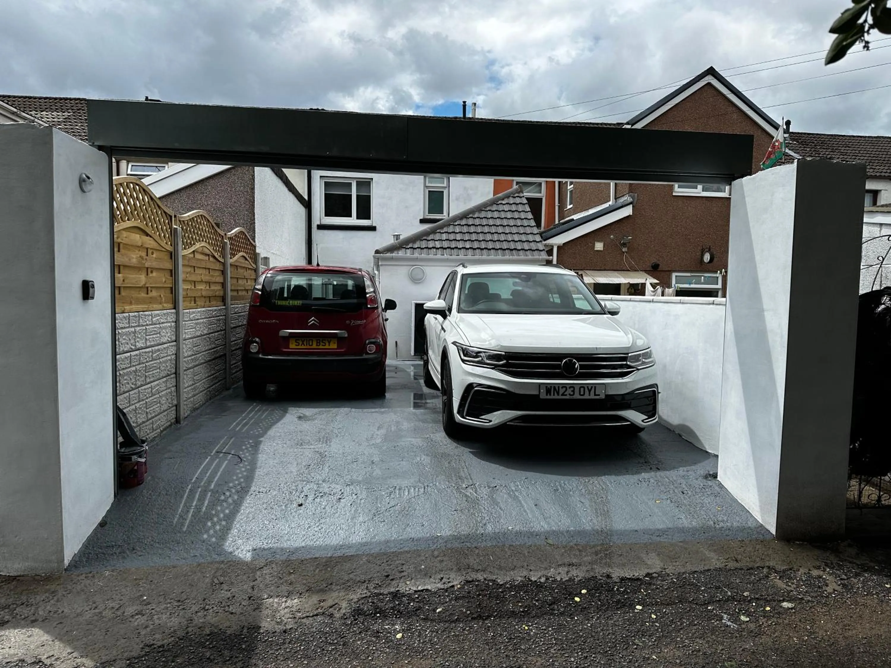Clare Street - 3 bedroom house with private parking