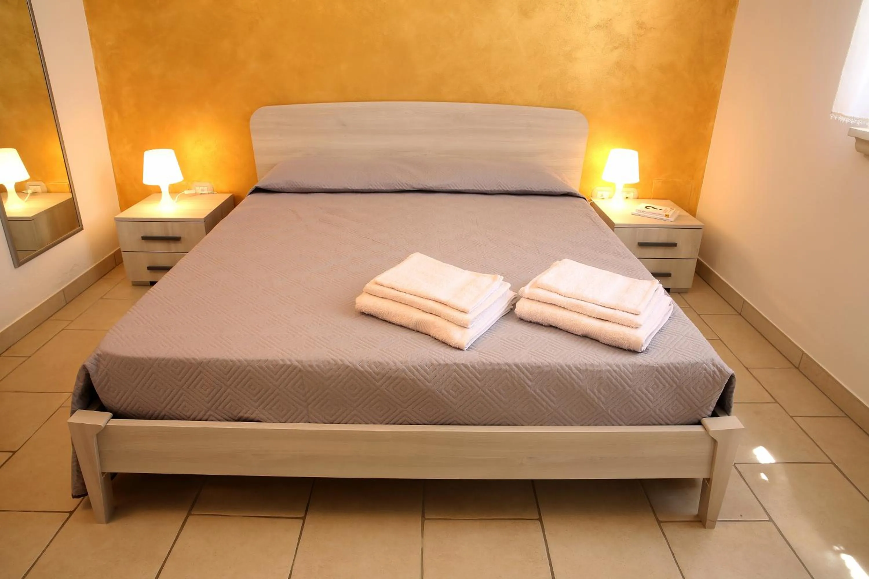 Bed in Corte Rondine B&B