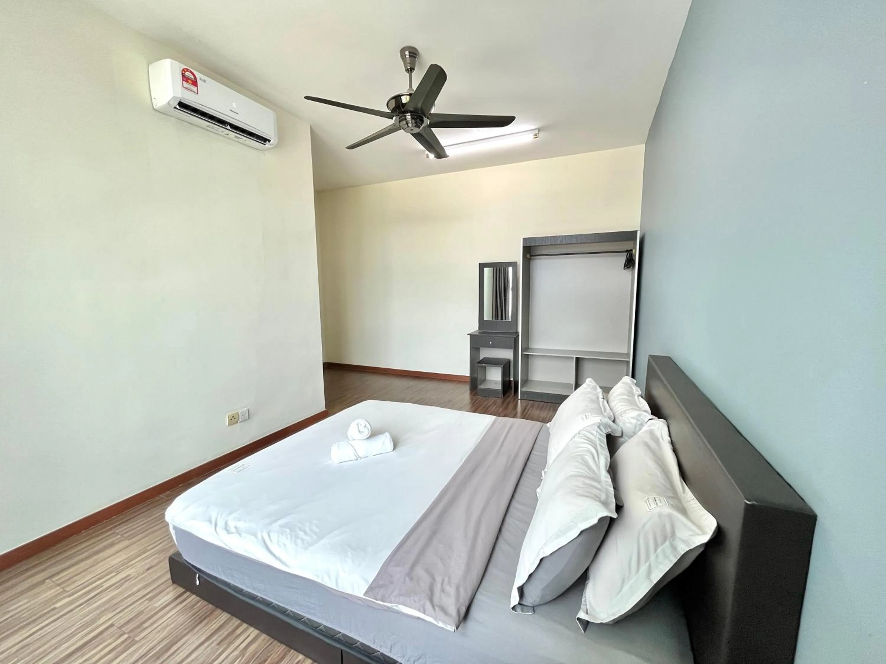Bedroom, Bed in Setapak Central Signature Suites by Manhattan Group