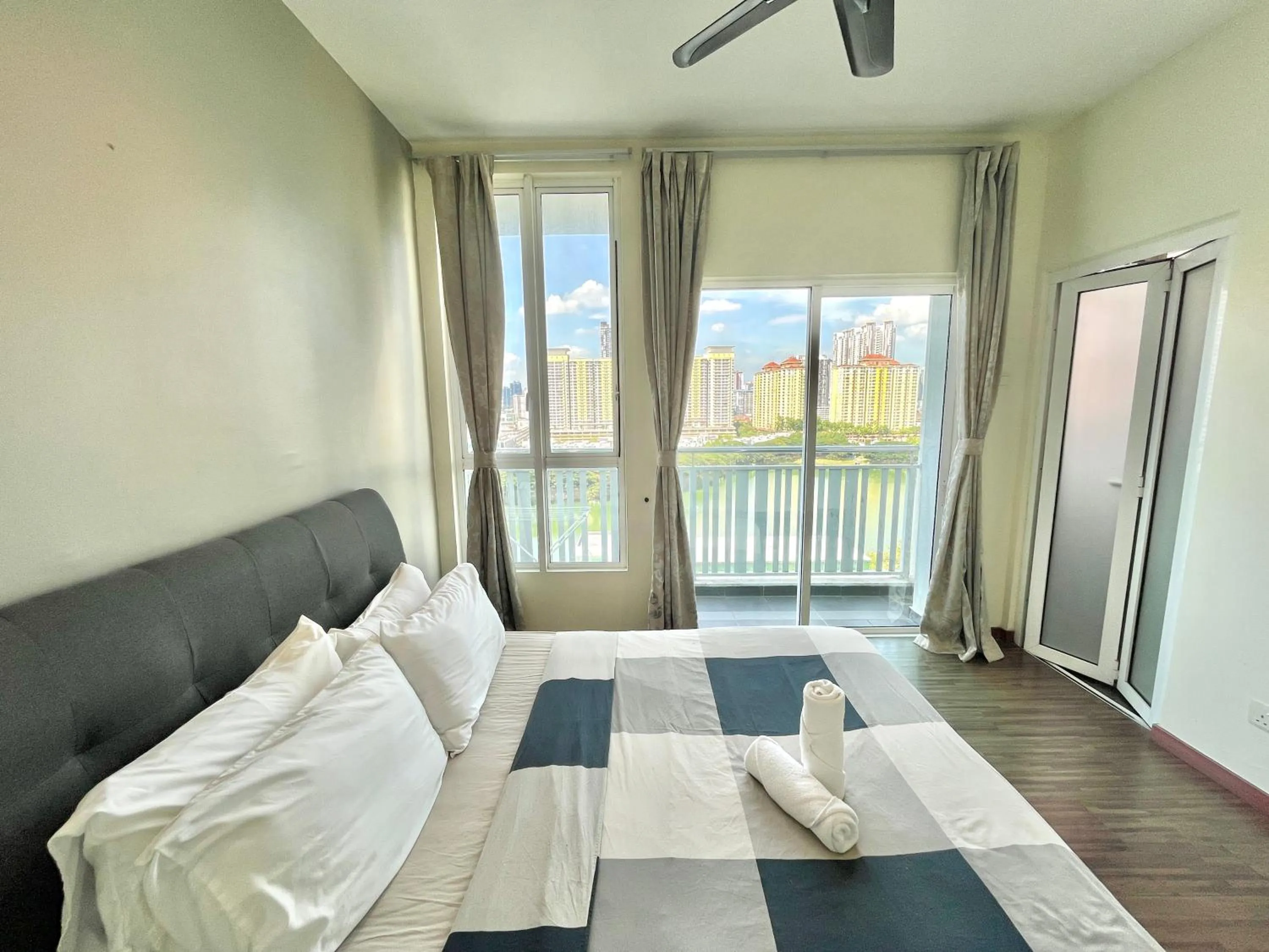 Bedroom, Bed in Setapak Central Signature Suites by Manhattan Group