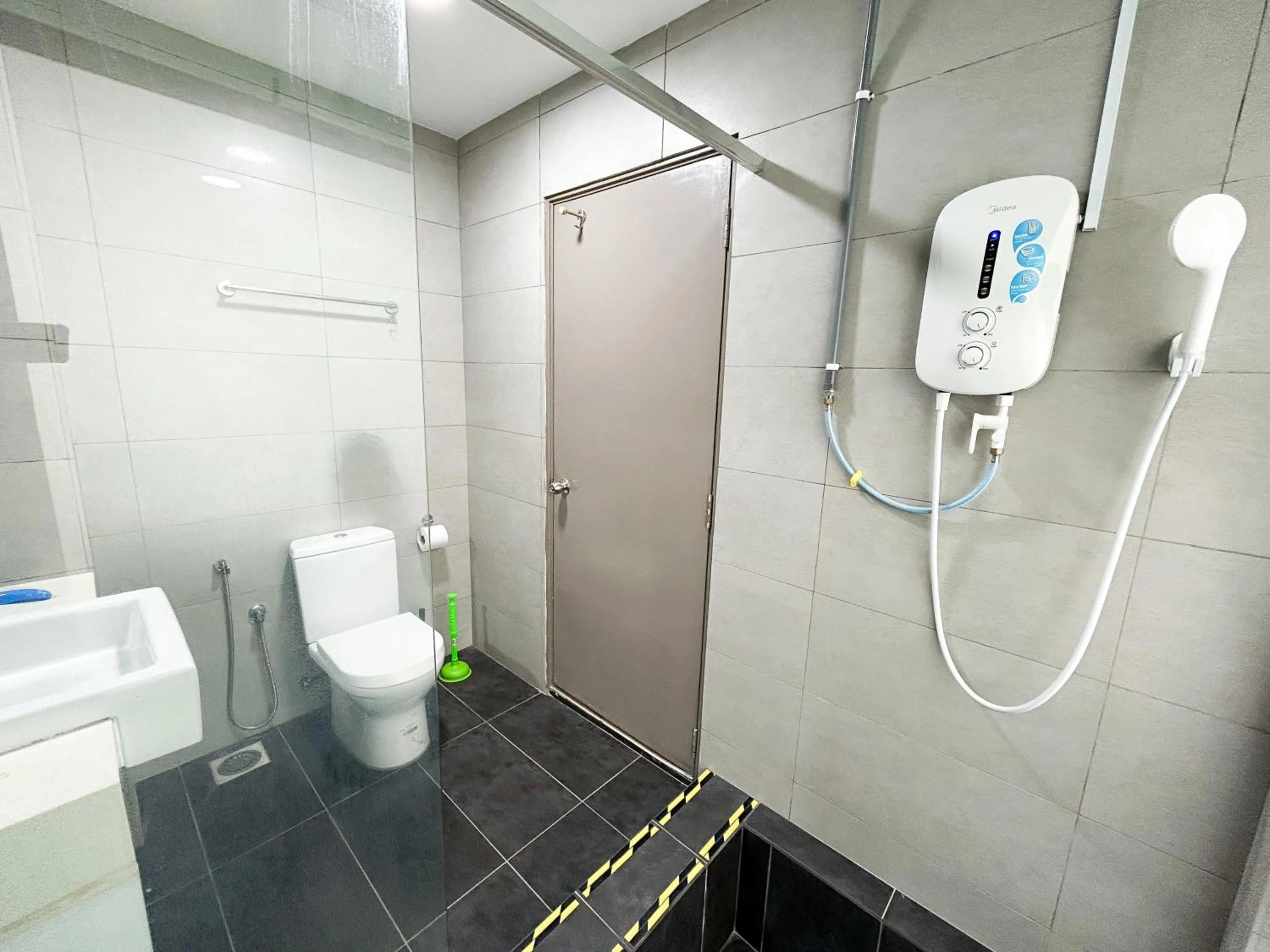 Bathroom in Setapak Central Signature Suites by Manhattan Group