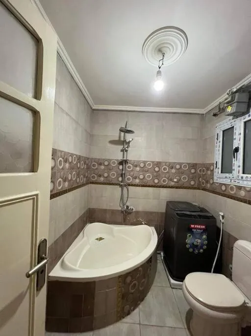 Shower in Beachside Bliss: Just Steps from the Shore